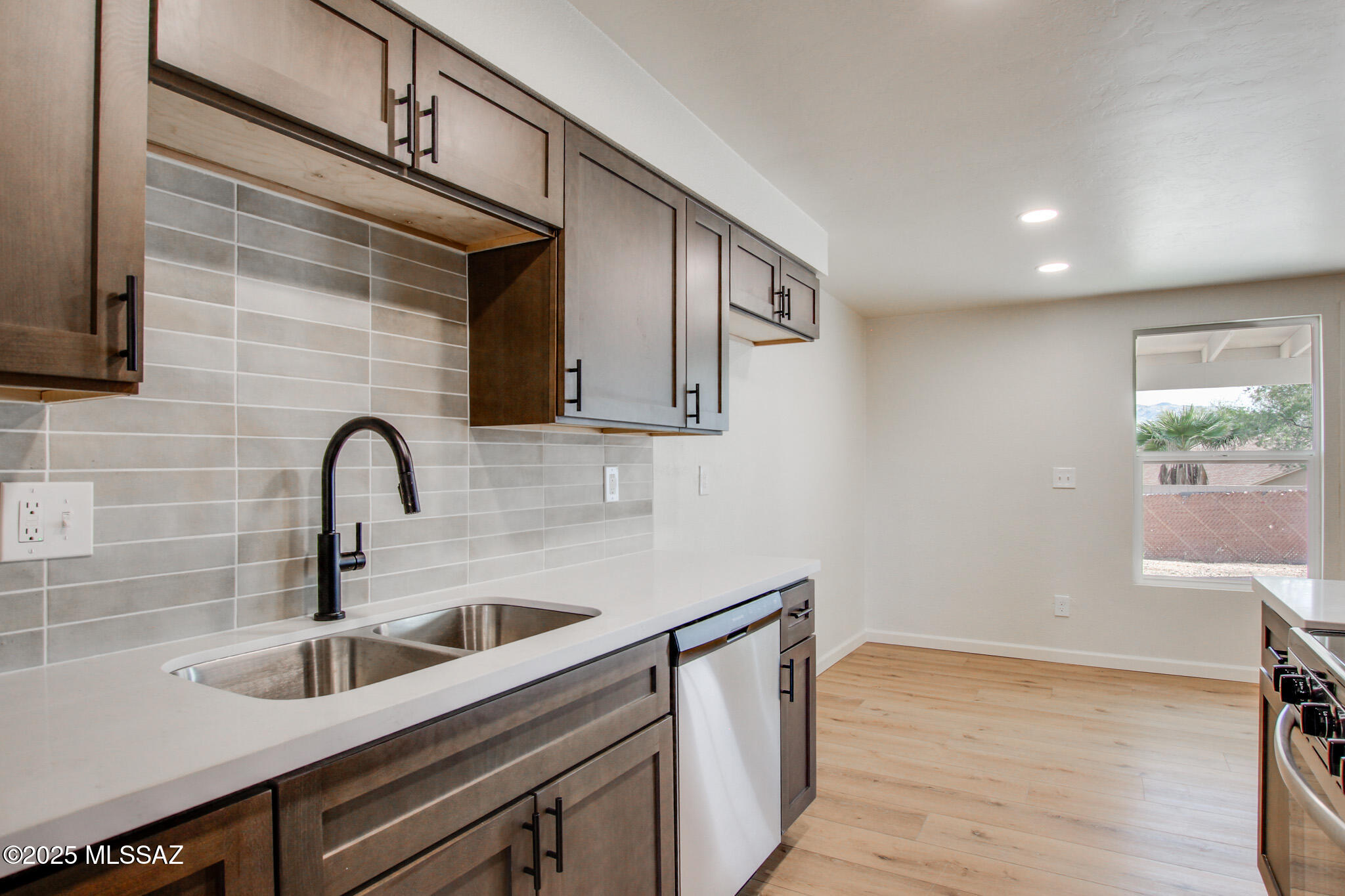 3303 S Manitoba Avenue