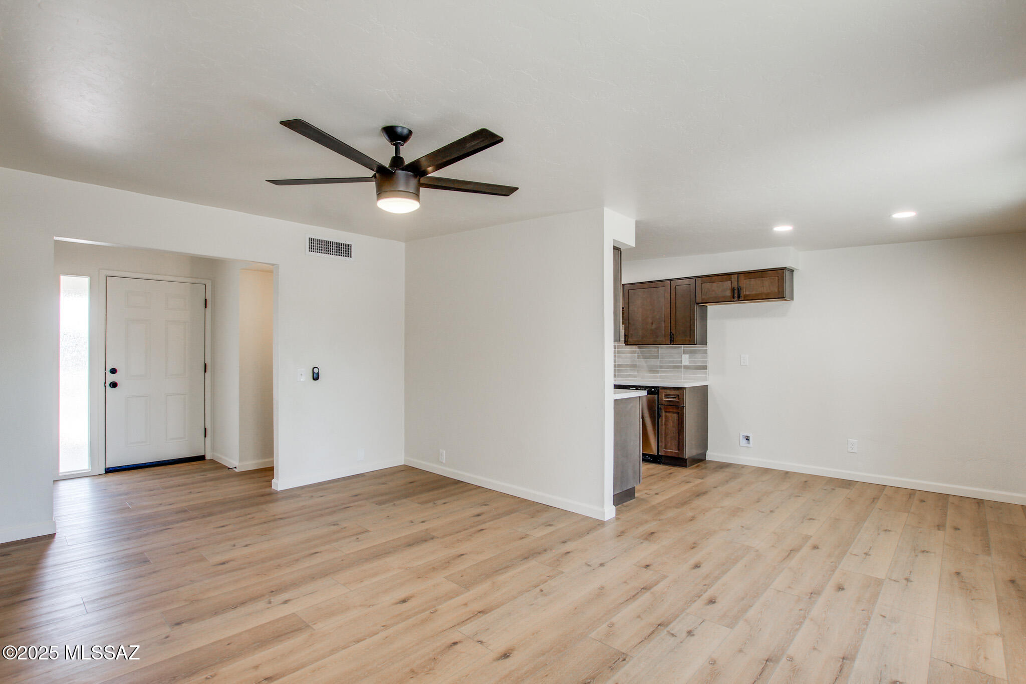 3303 S Manitoba Avenue