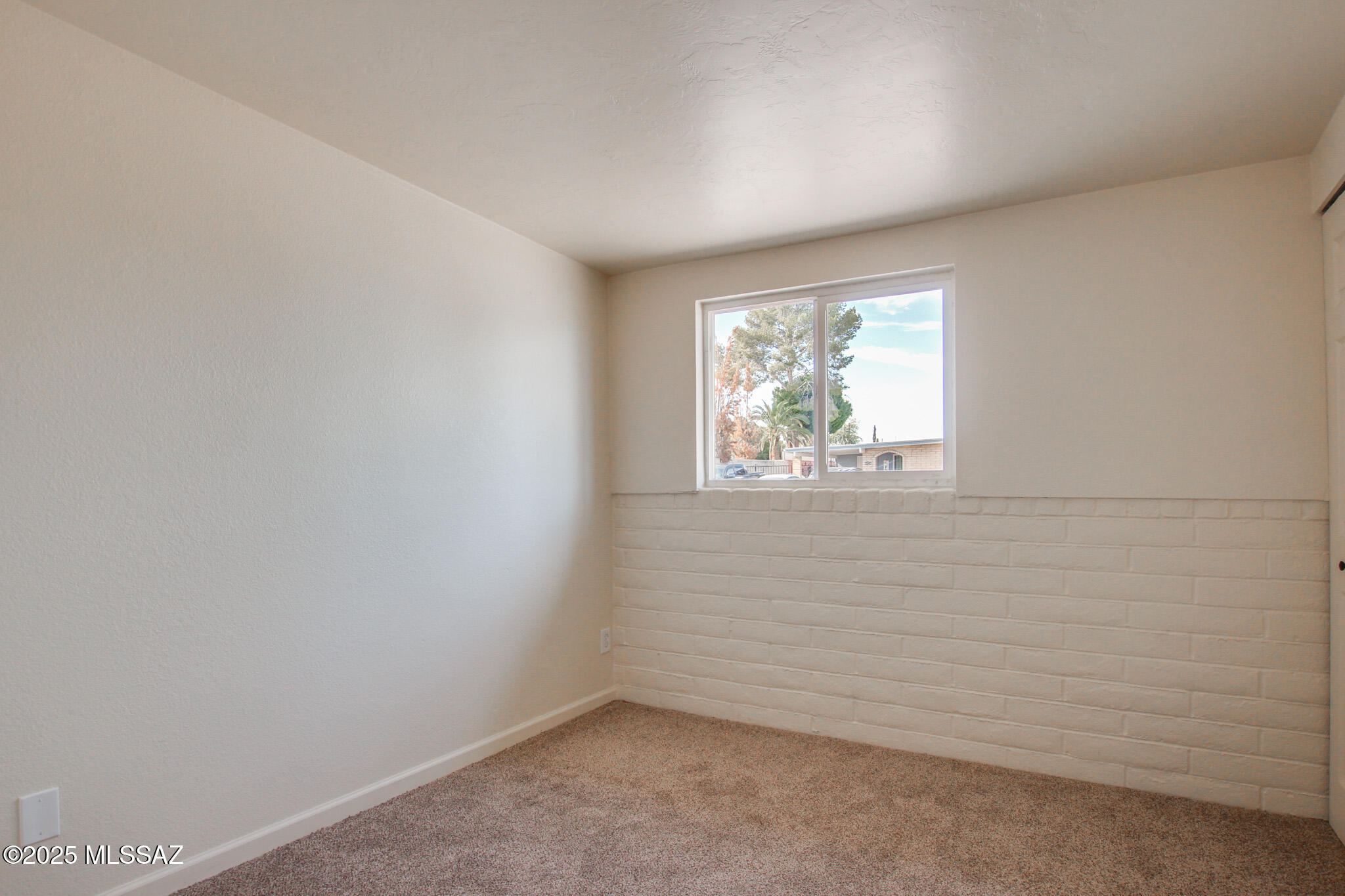 3303 S Manitoba Avenue