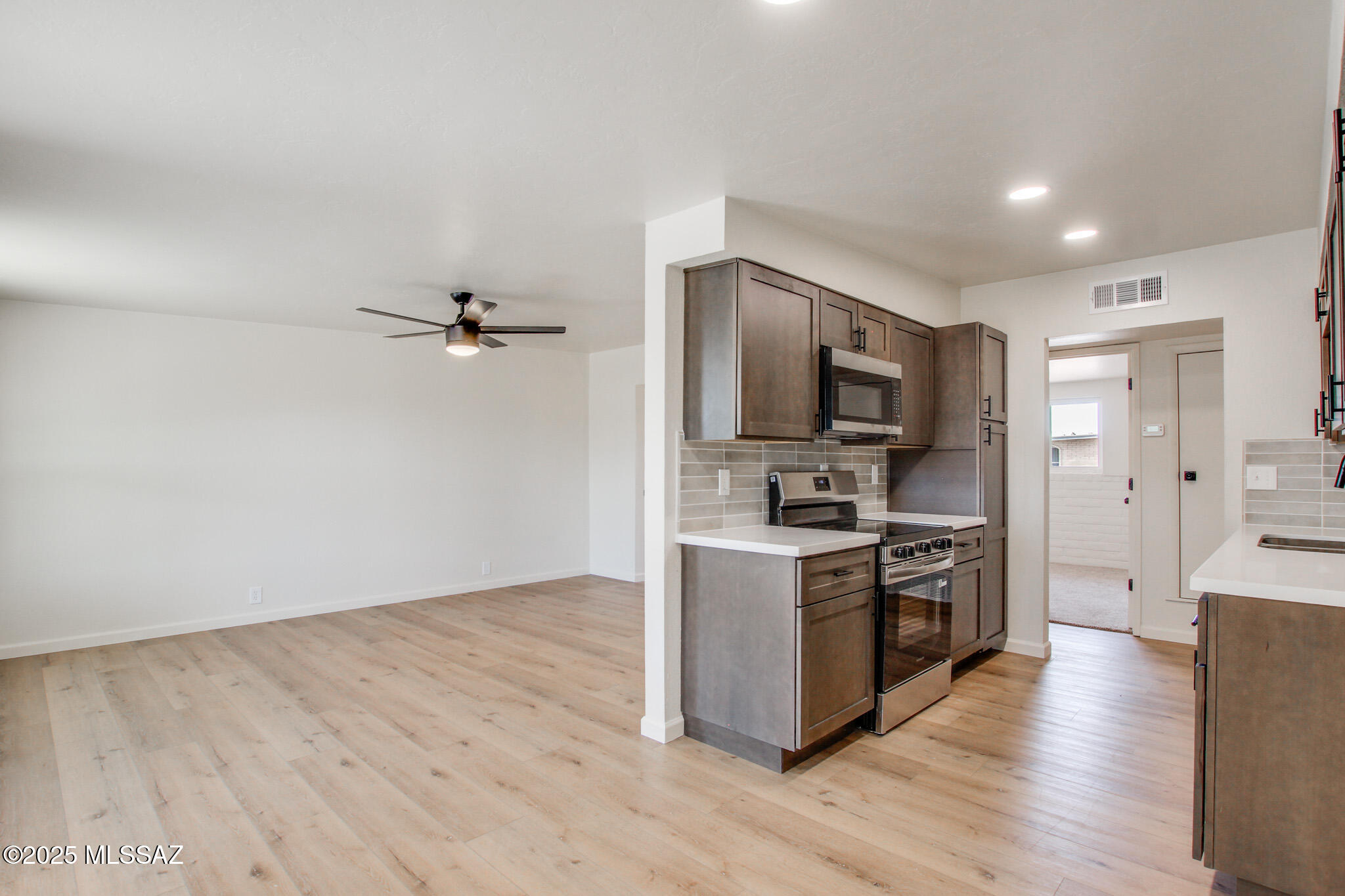 3303 S Manitoba Avenue