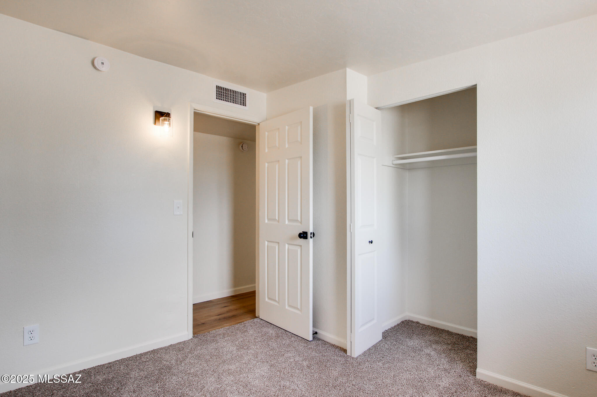 3303 S Manitoba Avenue