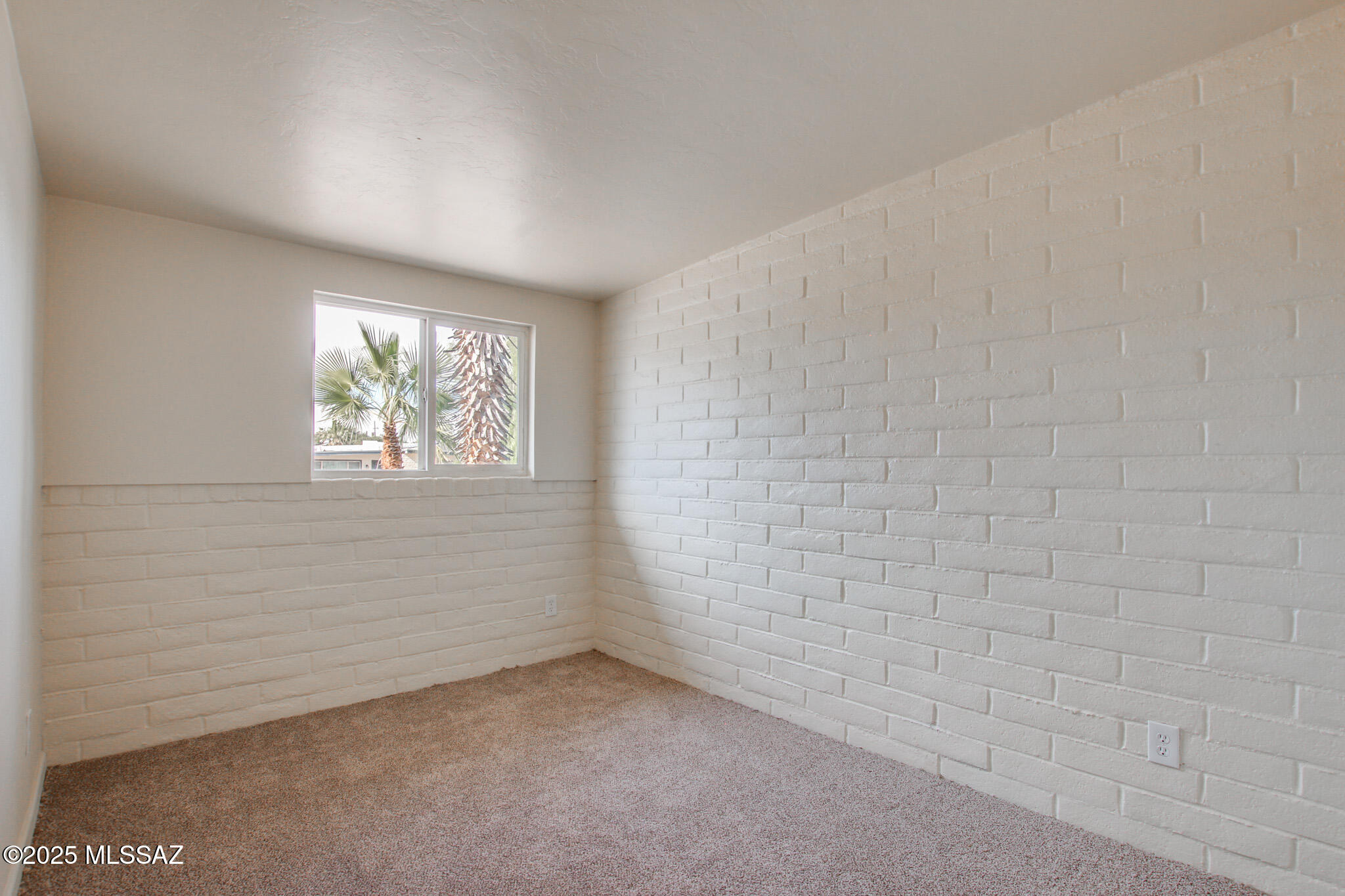 3303 S Manitoba Avenue