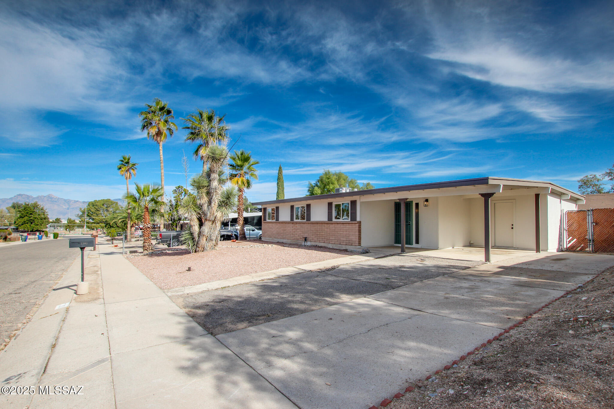 3303 S Manitoba Avenue