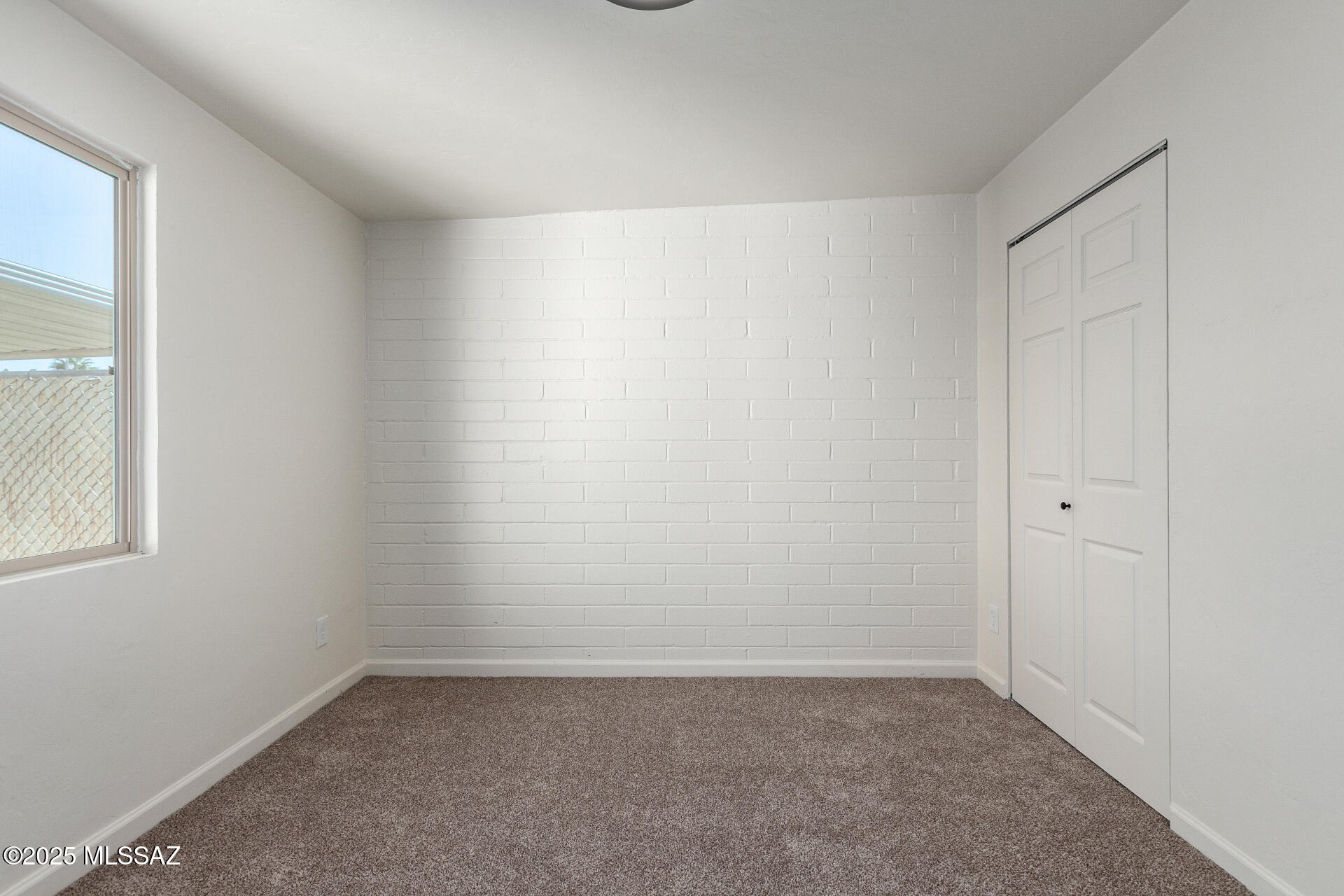 2334 E Hidalgo Vista