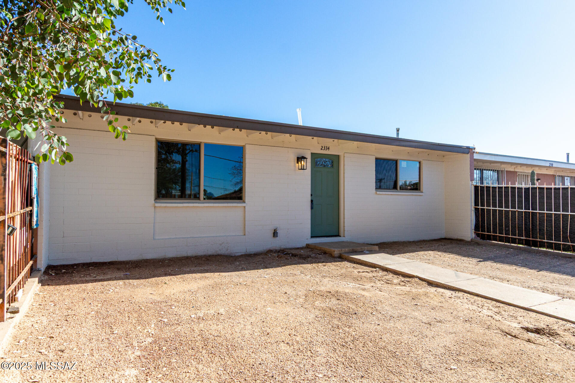 2334 E Hidalgo Vista