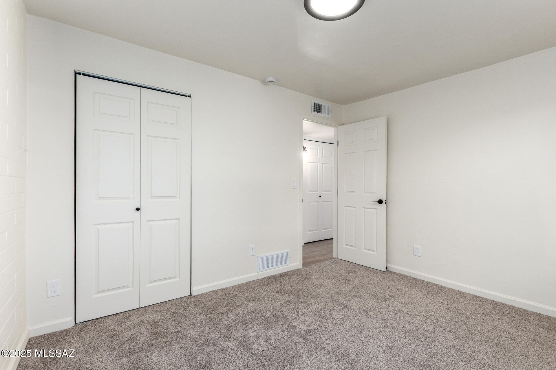 2334 E Hidalgo Vista