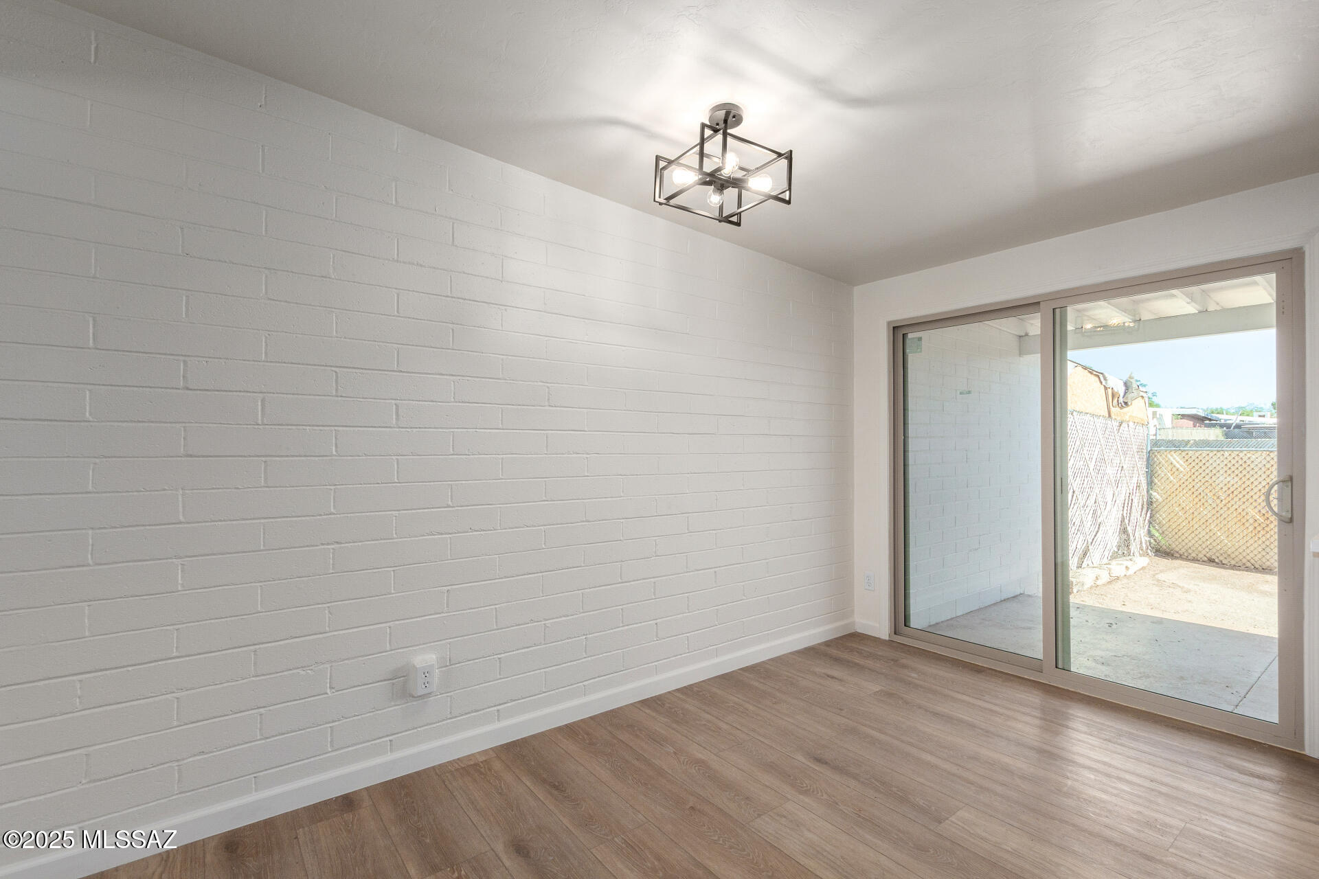 2334 E Hidalgo Vista