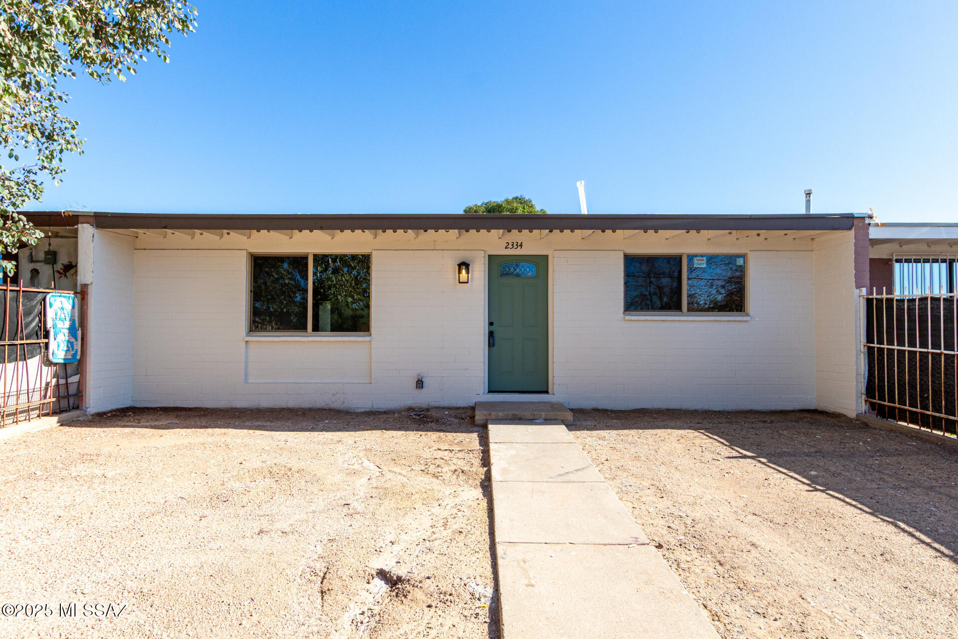 2334 E Hidalgo Vista