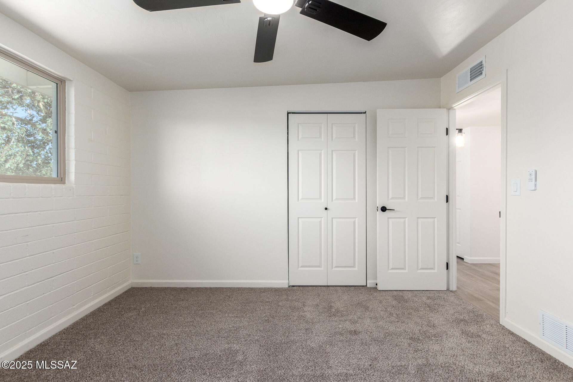 2334 E Hidalgo Vista