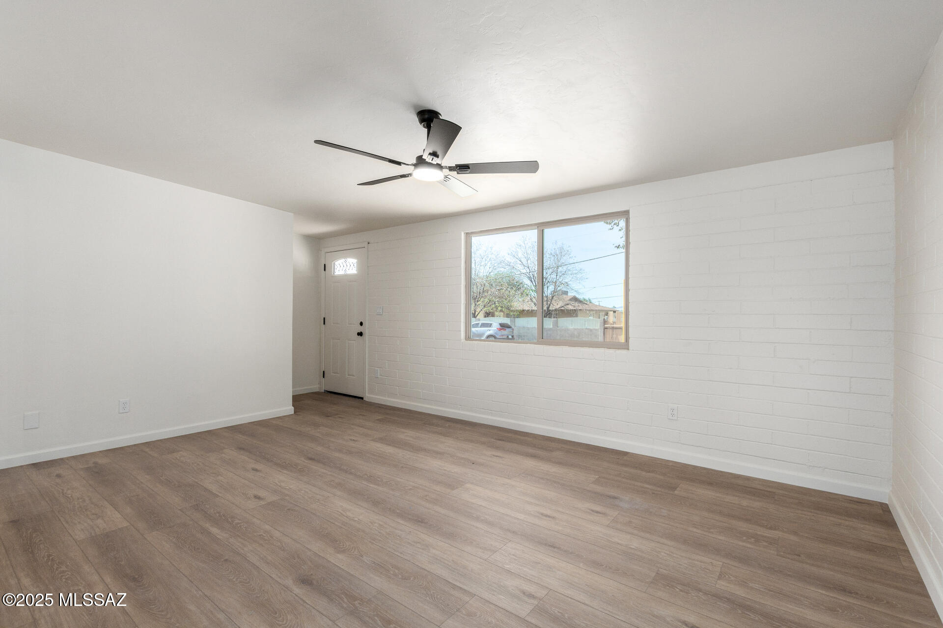 2334 E Hidalgo Vista