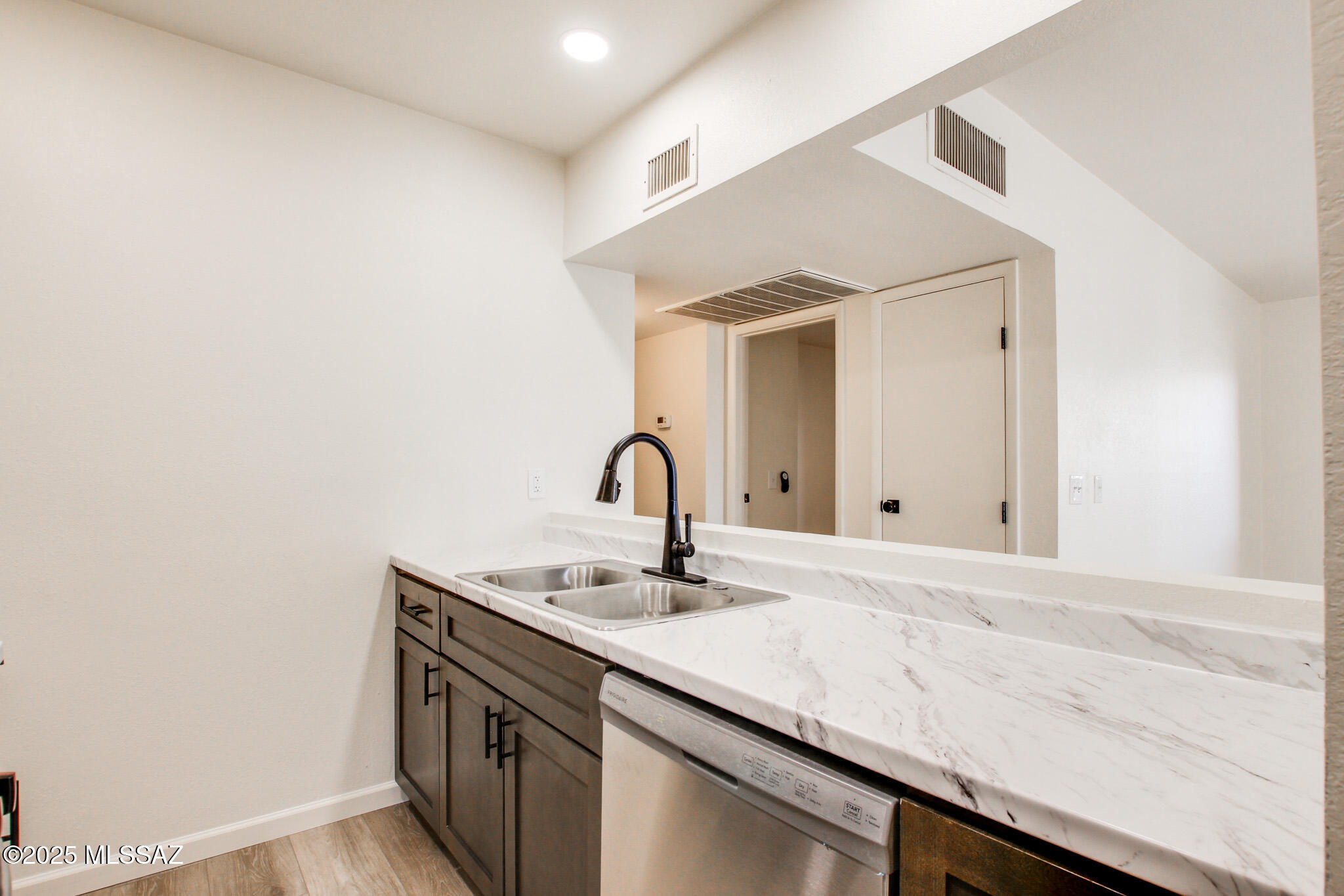 8080 E Speedway Boulevard 607