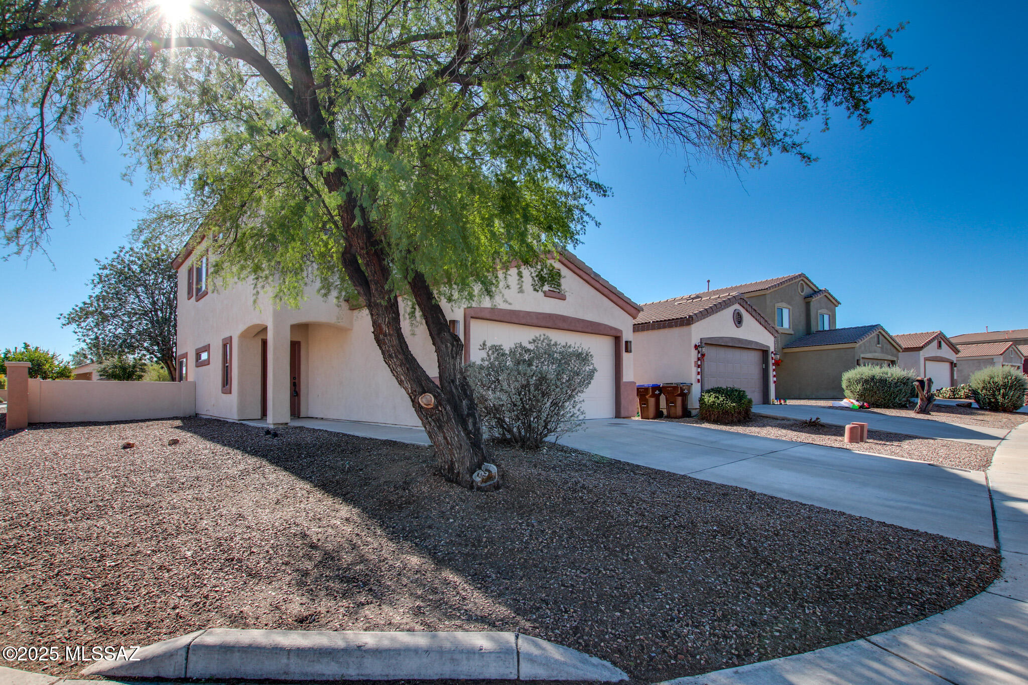 262 E Calle Puente Lindo