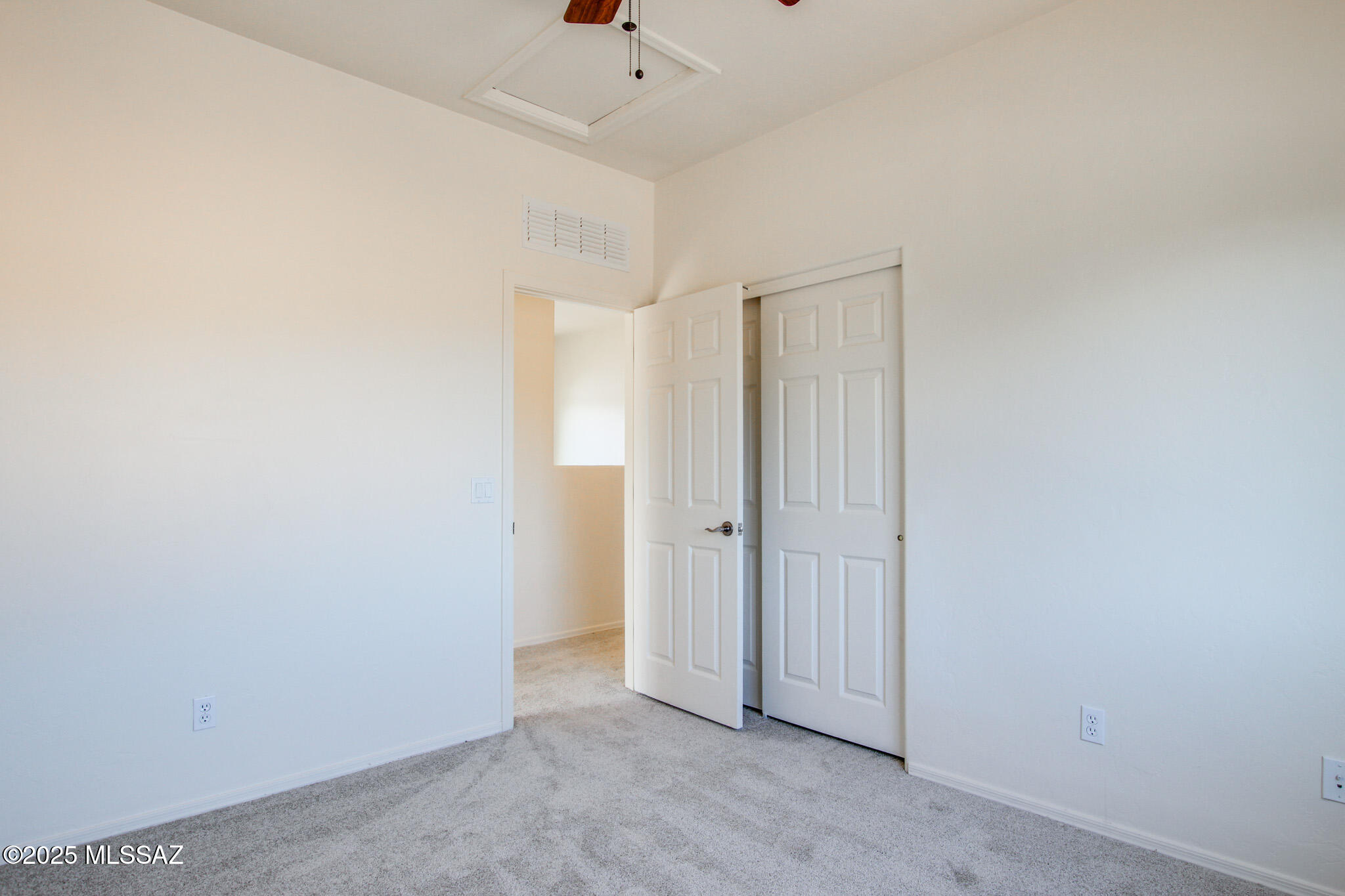 262 E Calle Puente Lindo