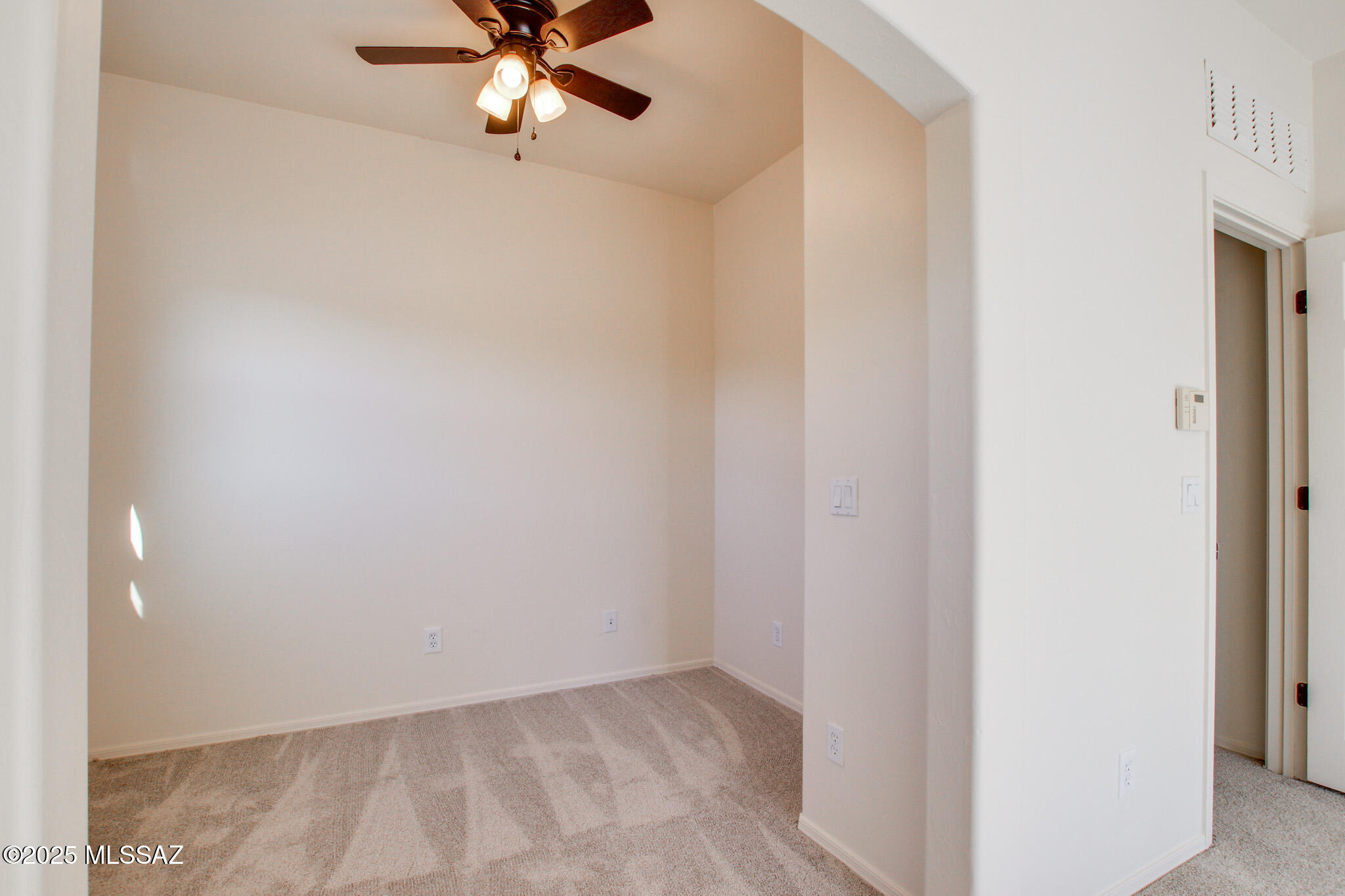 262 E Calle Puente Lindo