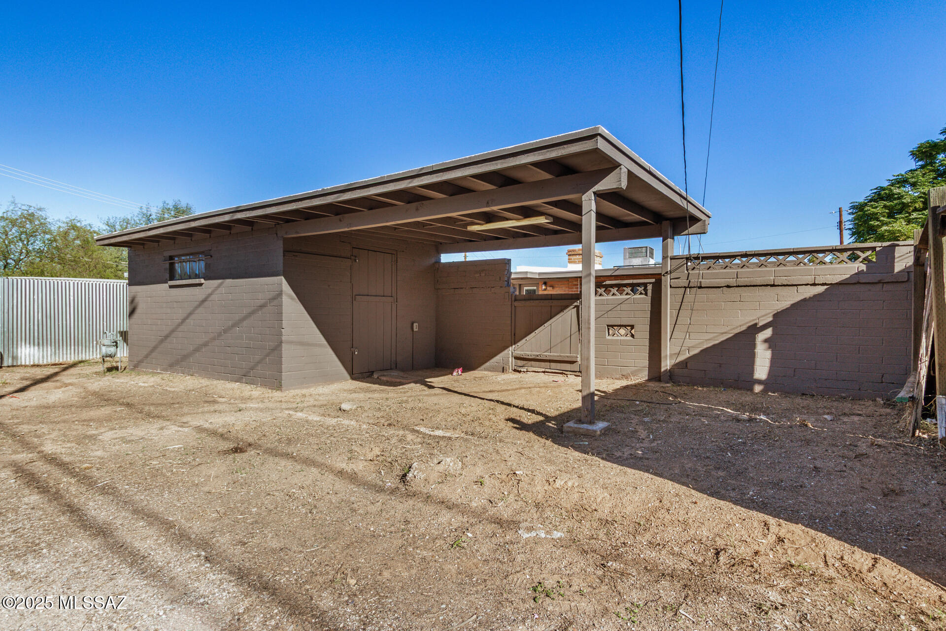 2412 E Warwick Vista