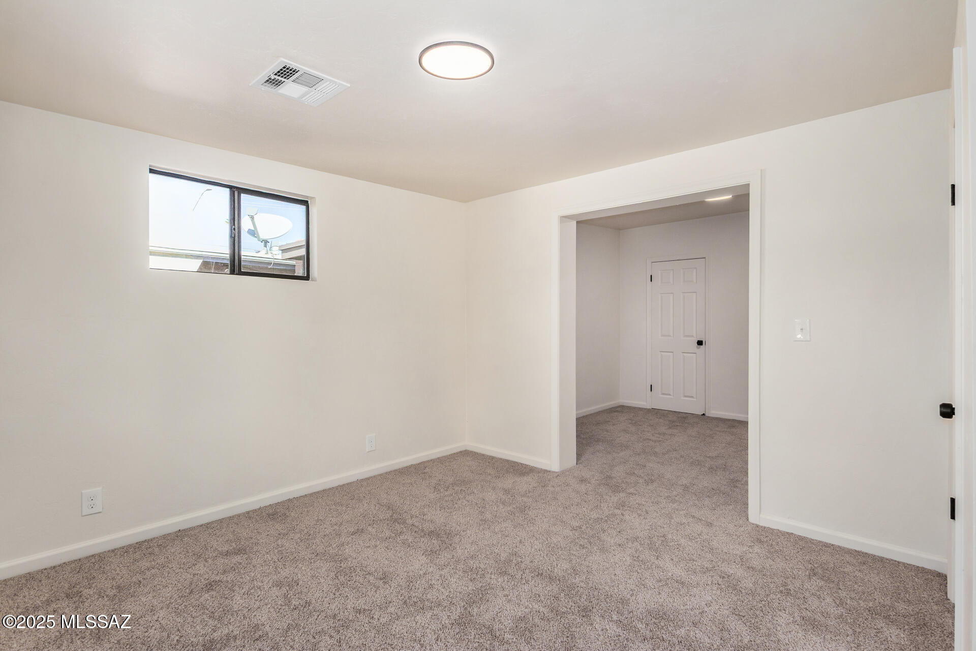 2412 E Warwick Vista