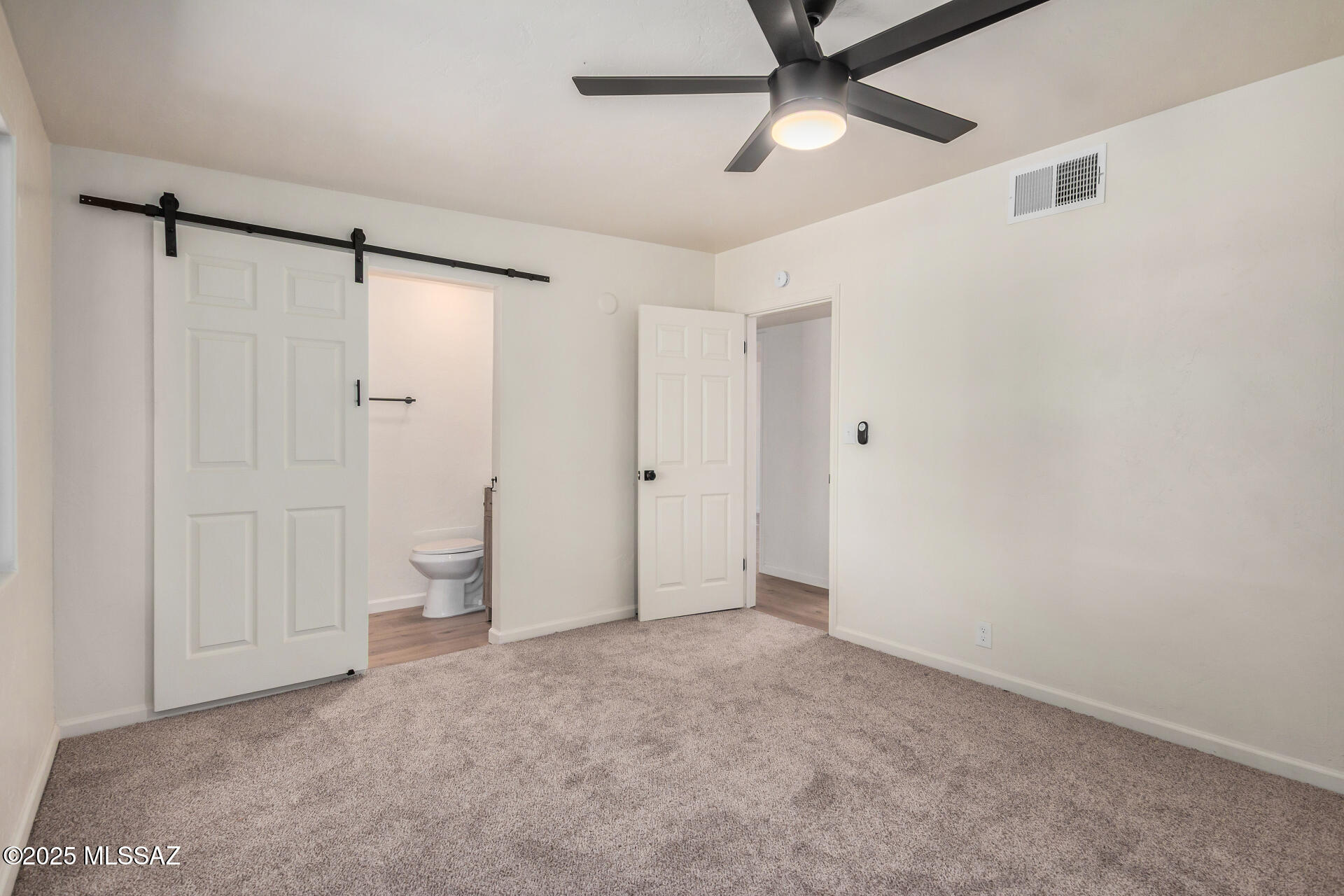 2412 E Warwick Vista