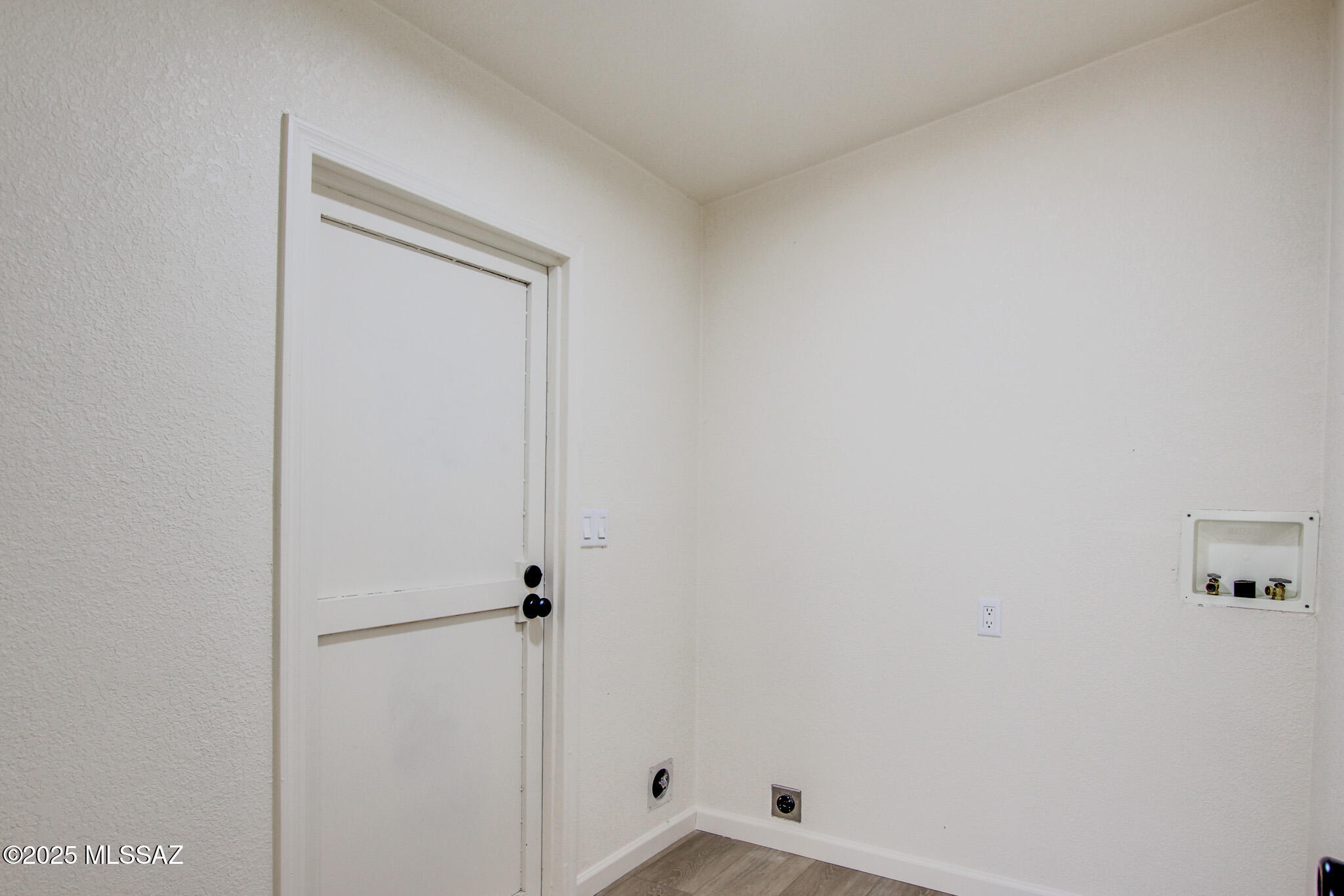 8777 E Ellsworth Lane