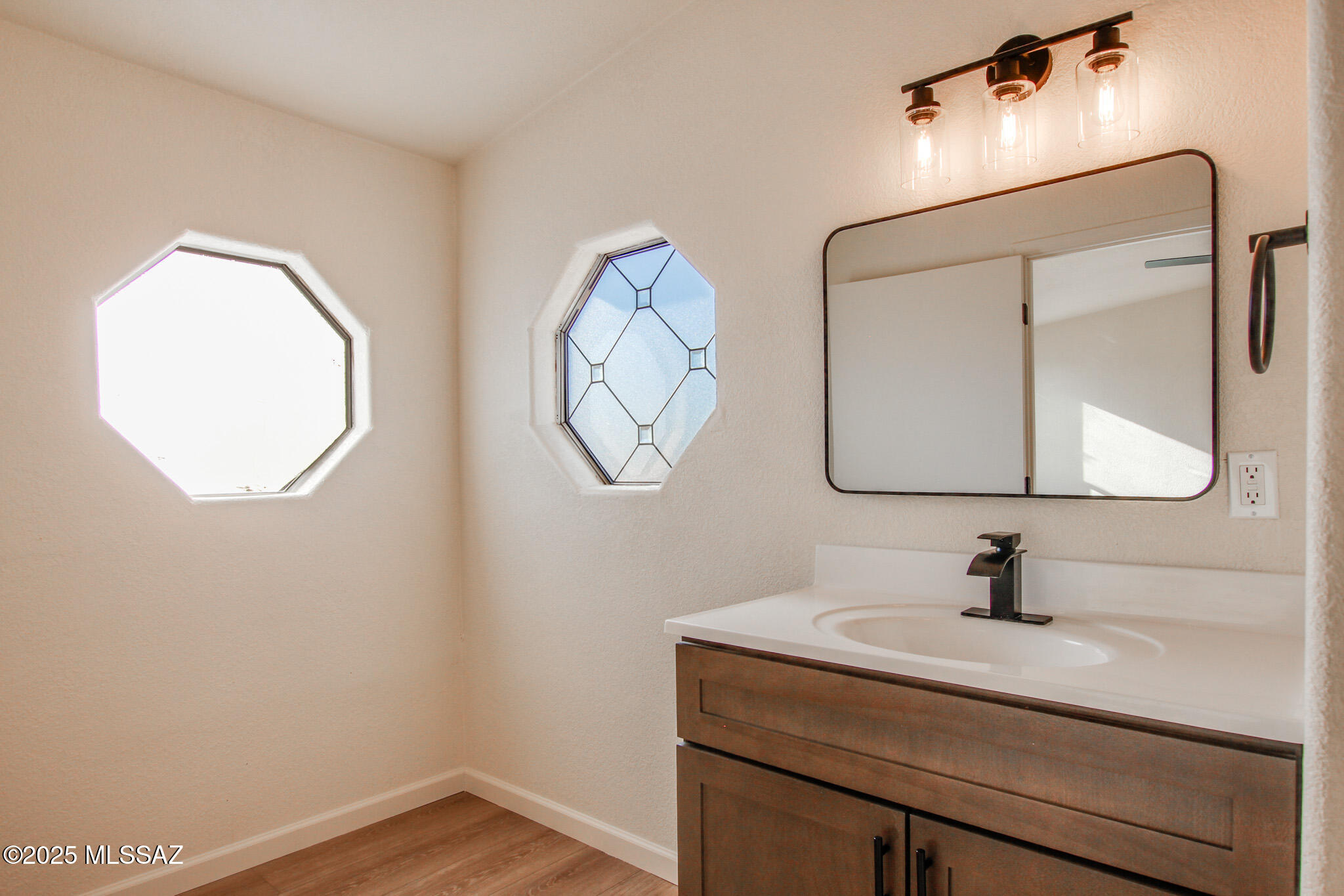 8777 E Ellsworth Lane