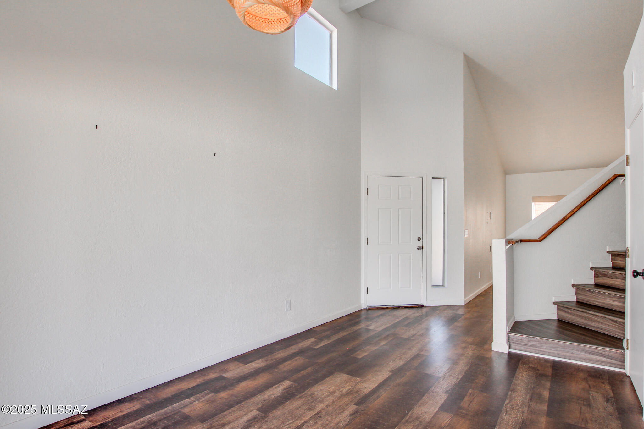 8157 N Streamside Avenue