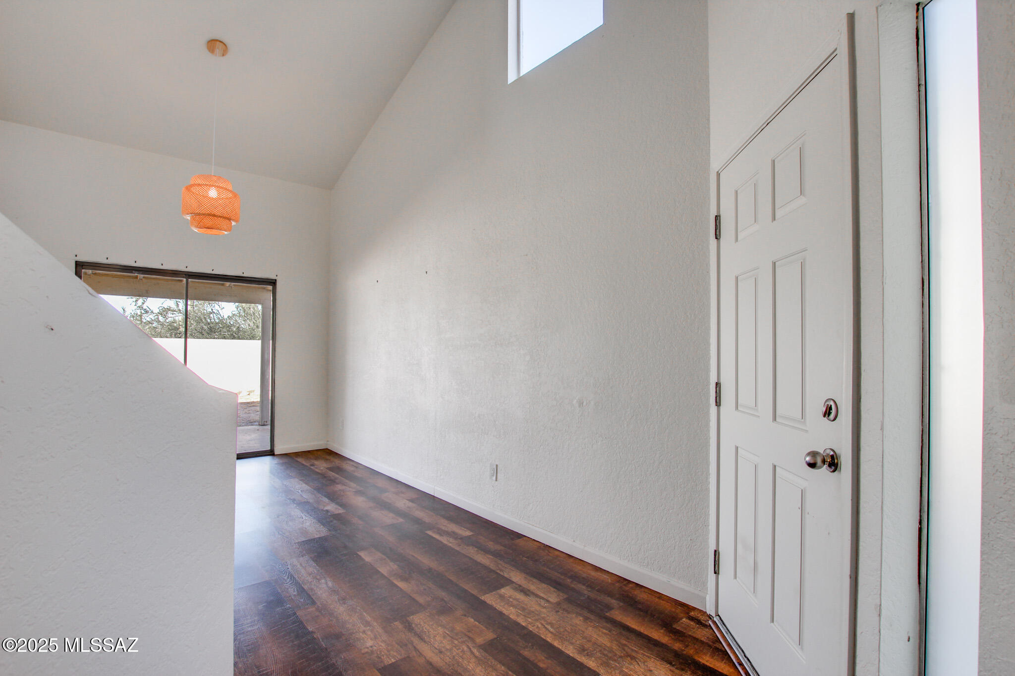 8157 N Streamside Avenue