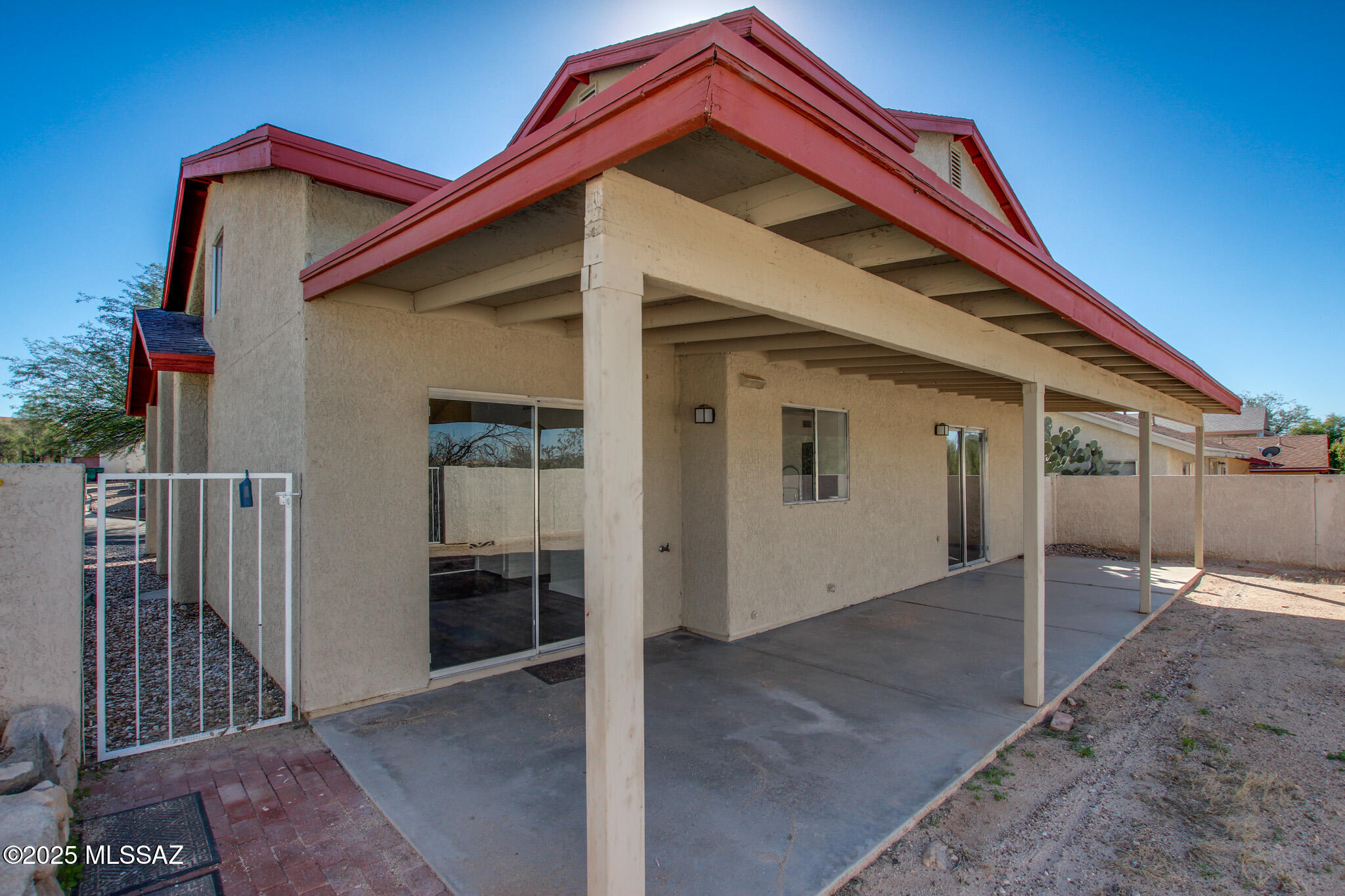 8157 N Streamside Avenue