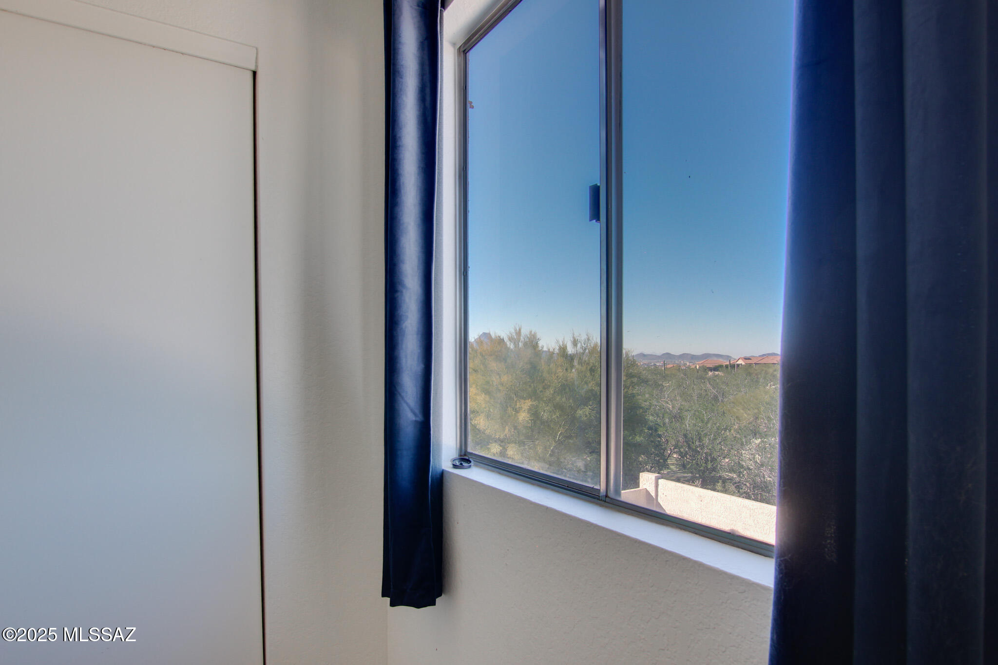 8157 N Streamside Avenue