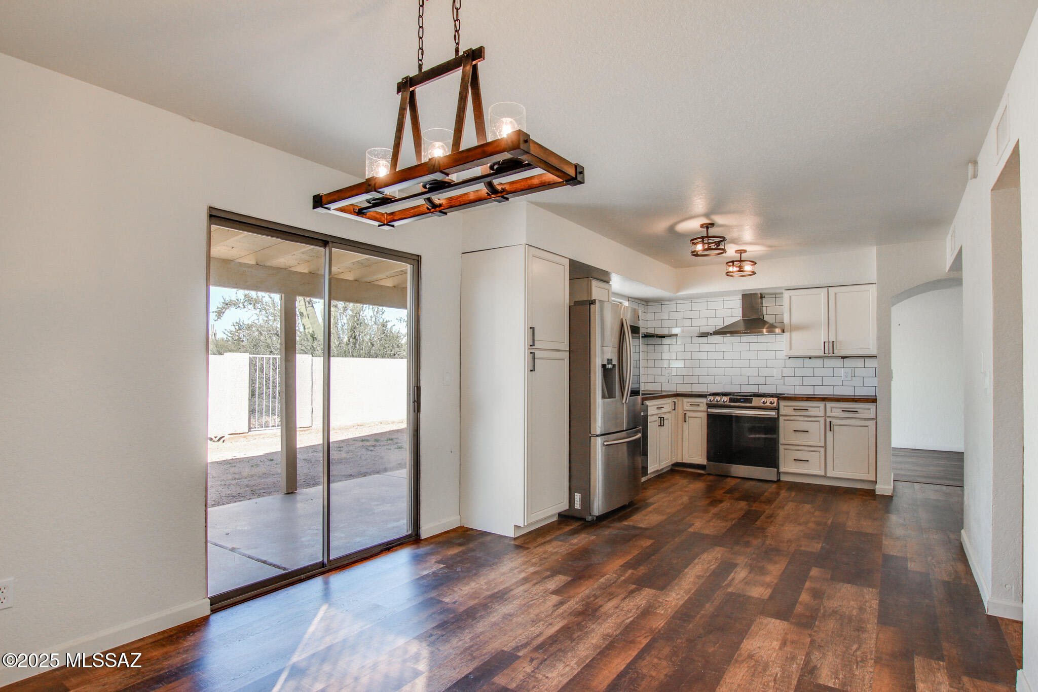 8157 N Streamside Avenue