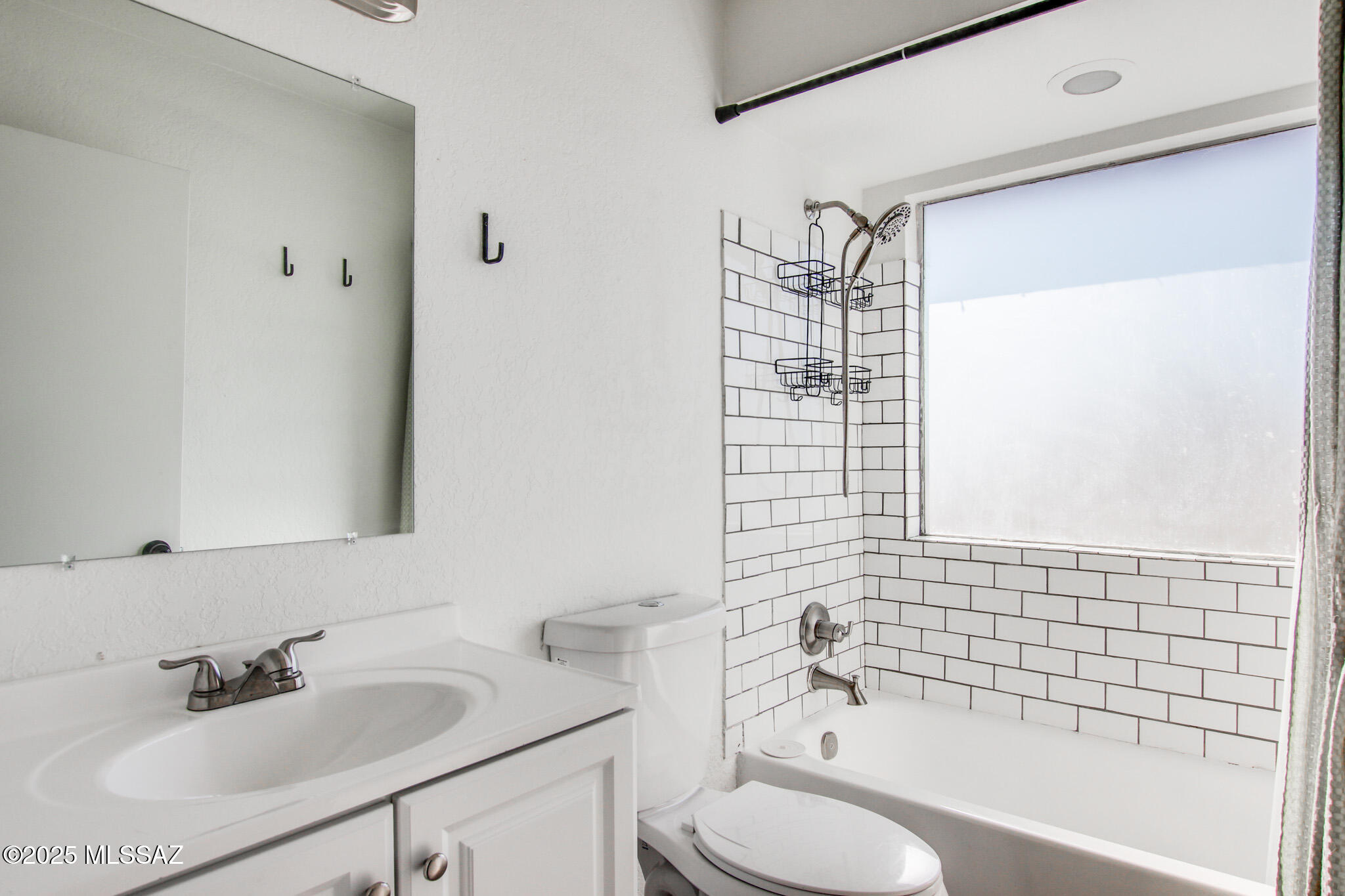 8157 N Streamside Avenue