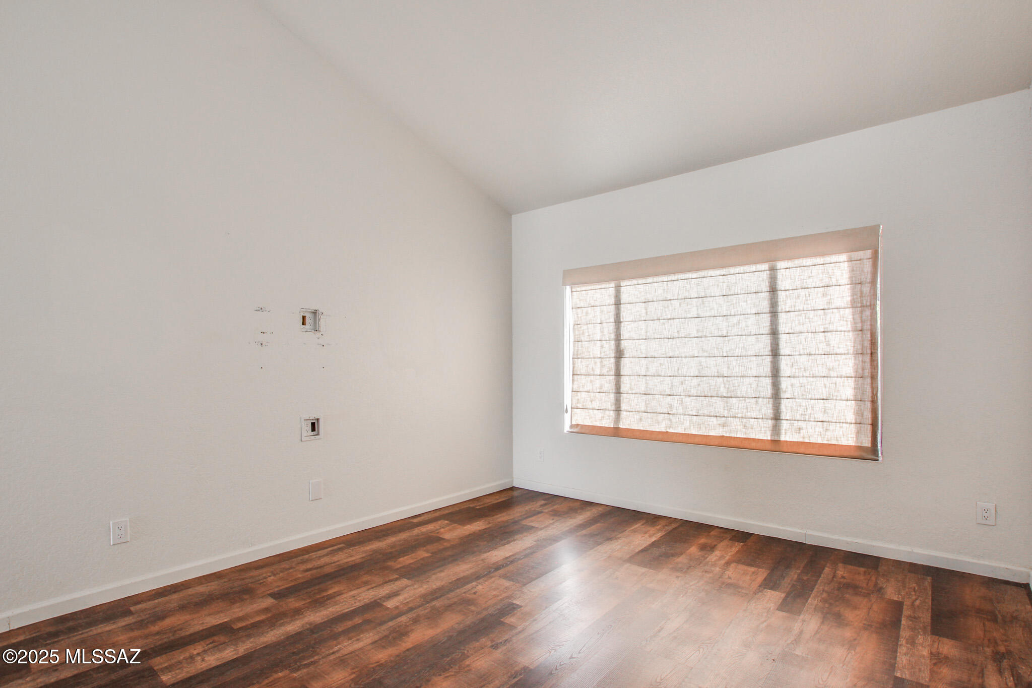 8157 N Streamside Avenue