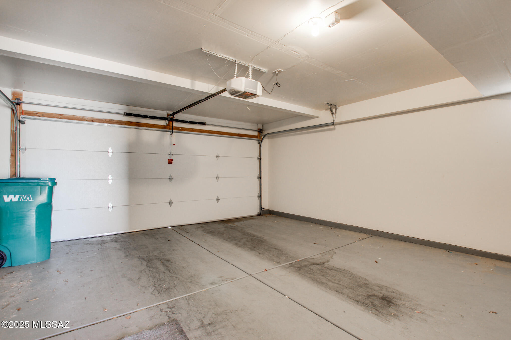 8157 N Streamside Avenue