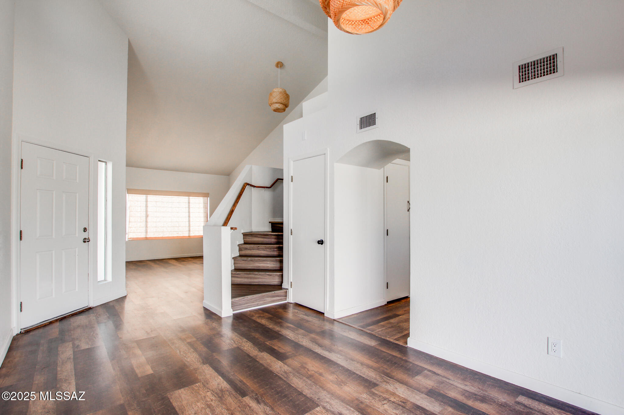 8157 N Streamside Avenue