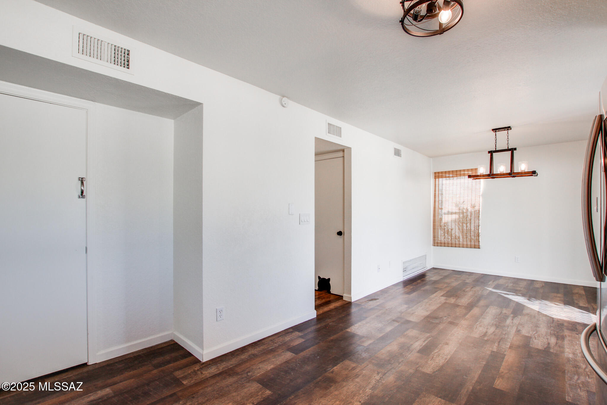 8157 N Streamside Avenue