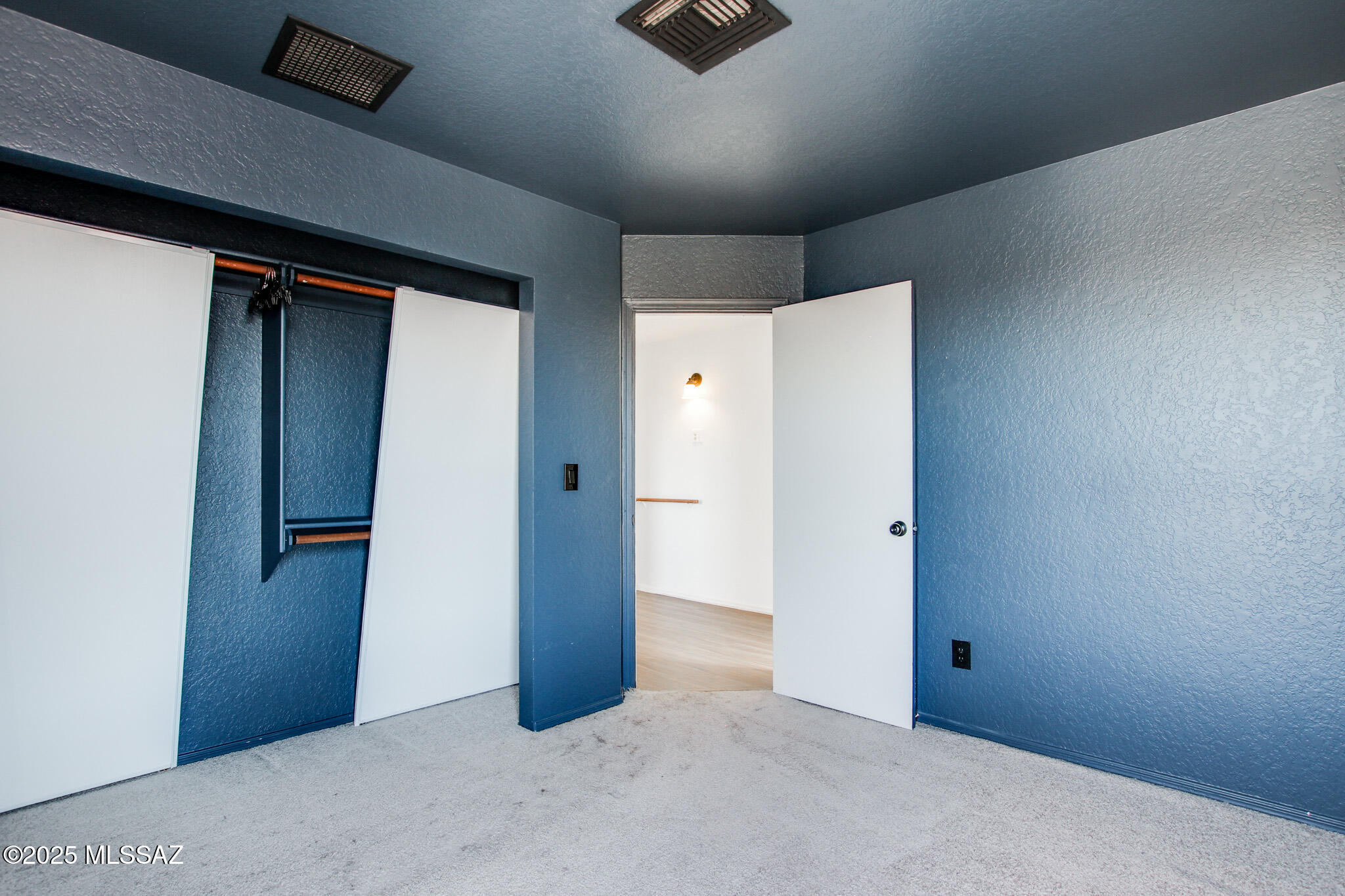 8157 N Streamside Avenue