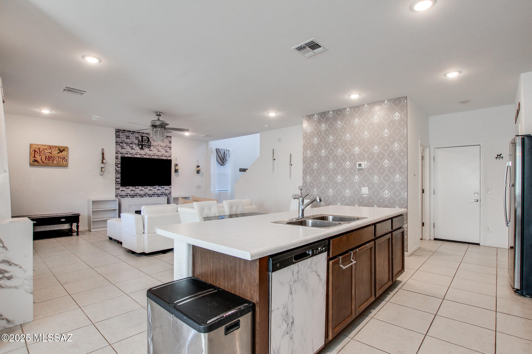 21925 E Thunderhead Drive