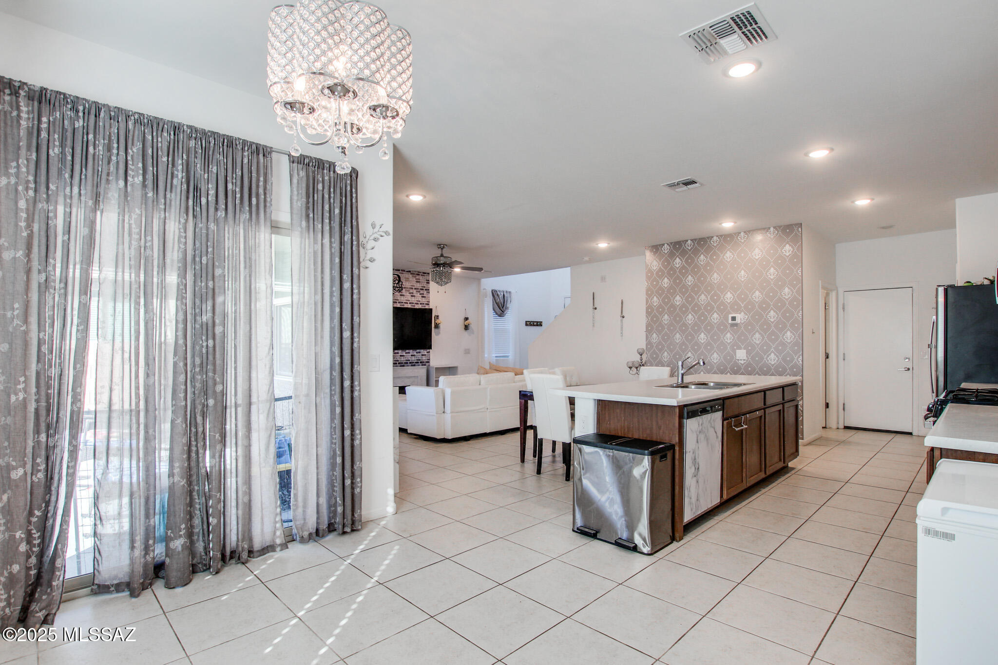 21925 E Thunderhead Drive