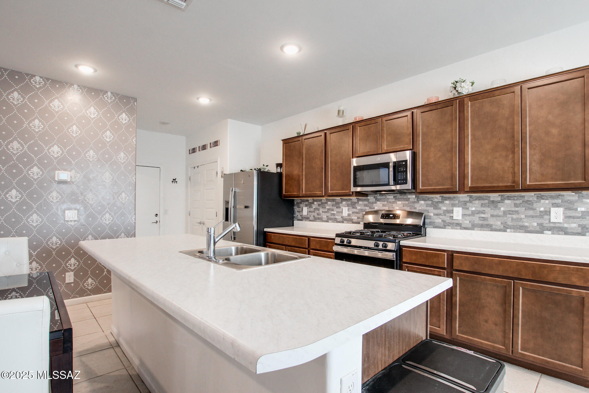 21925 E Thunderhead Drive