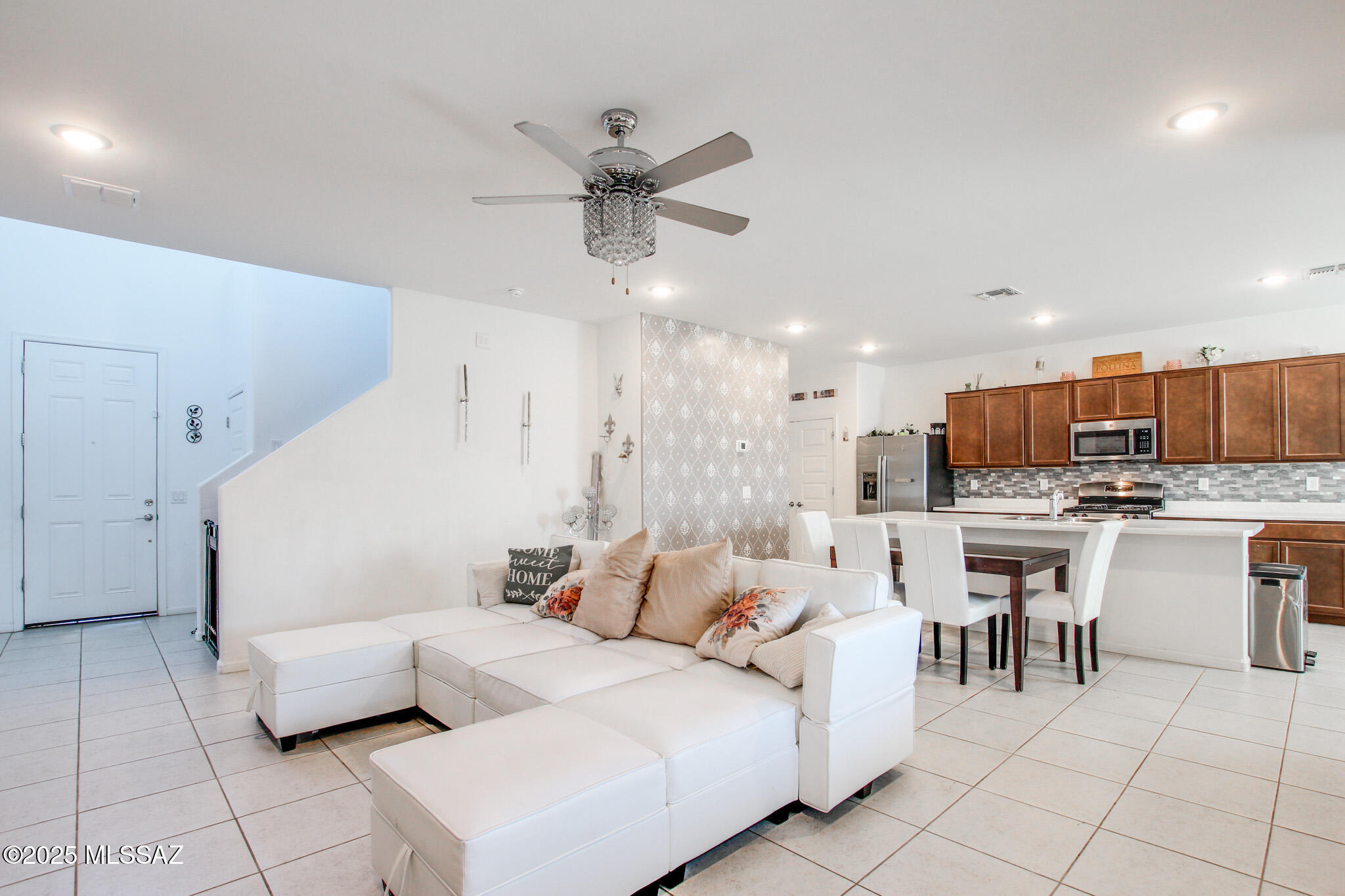 21925 E Thunderhead Drive