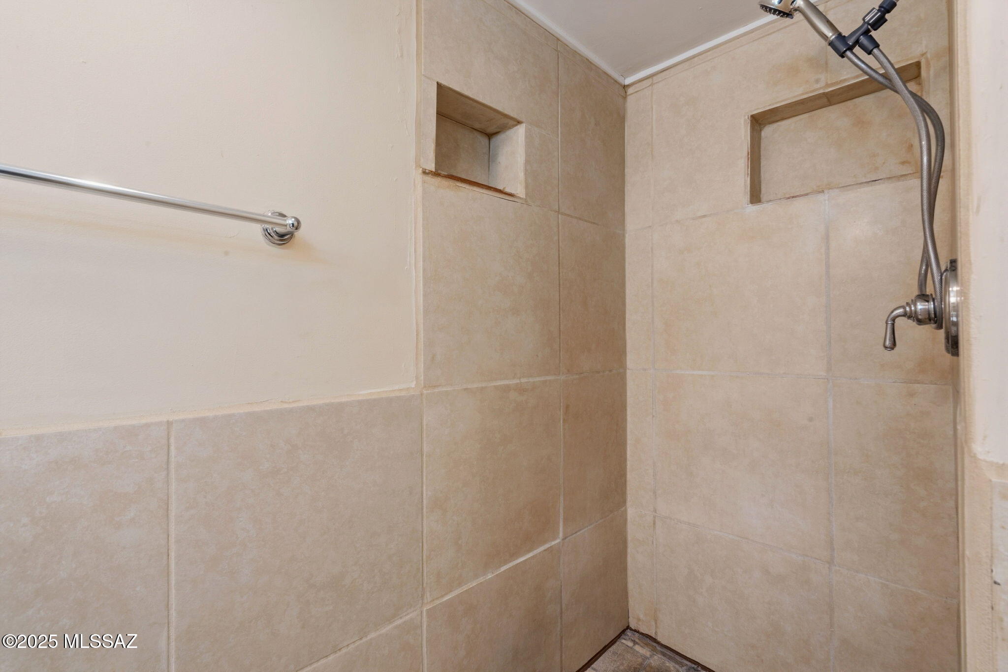 2744 N Country Club Road 106