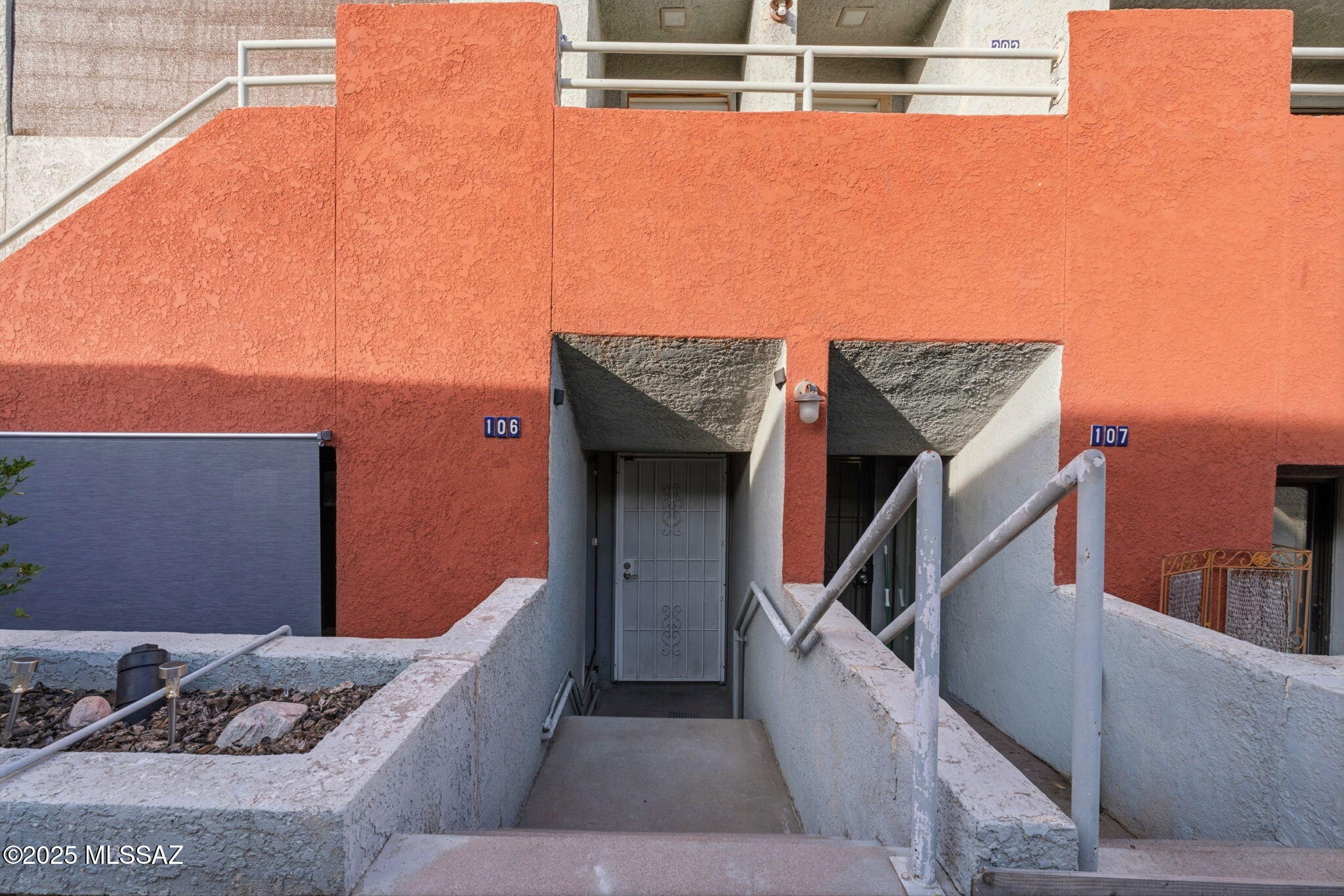 2744 N Country Club Road 106