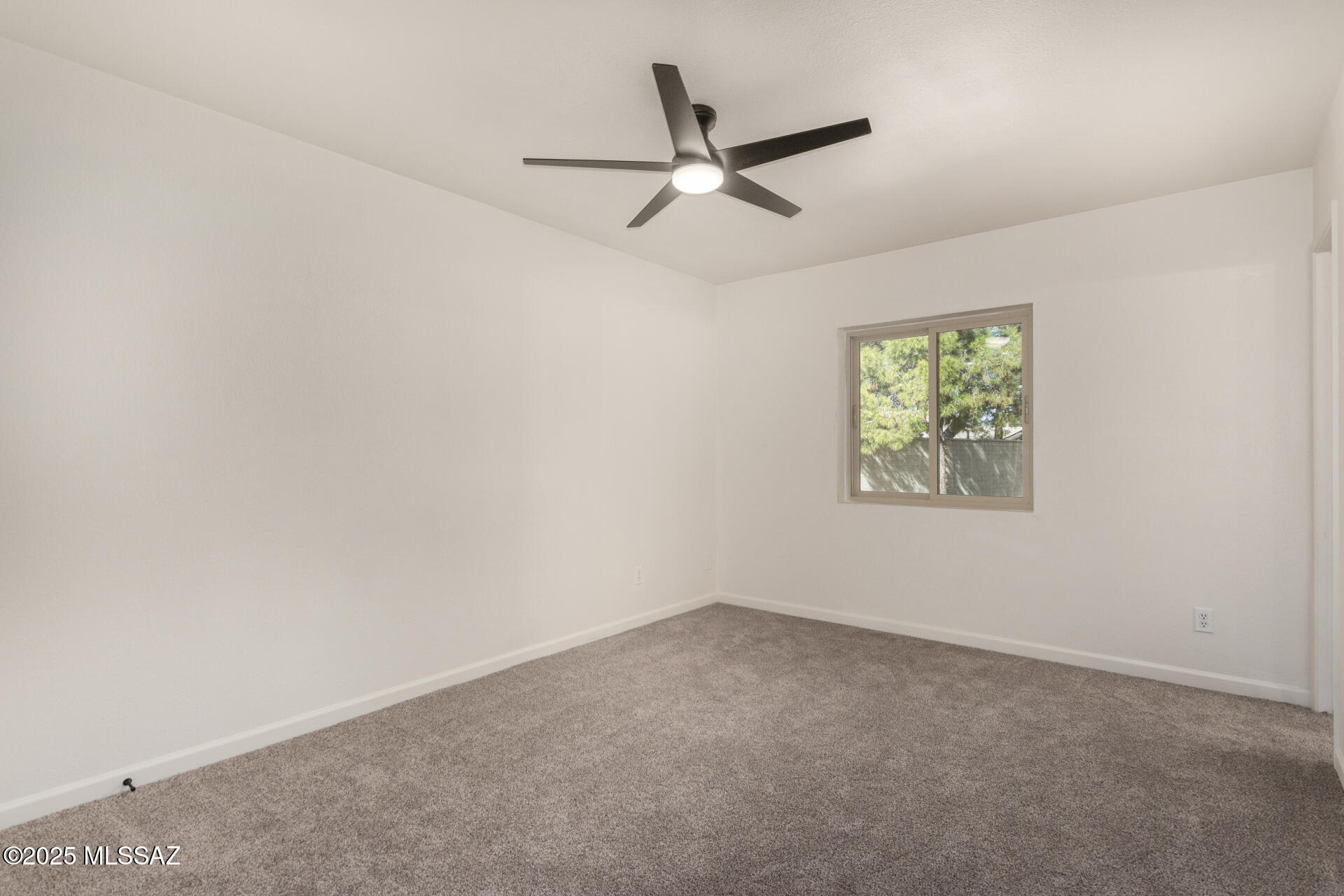 2950 W Calle Pajarito