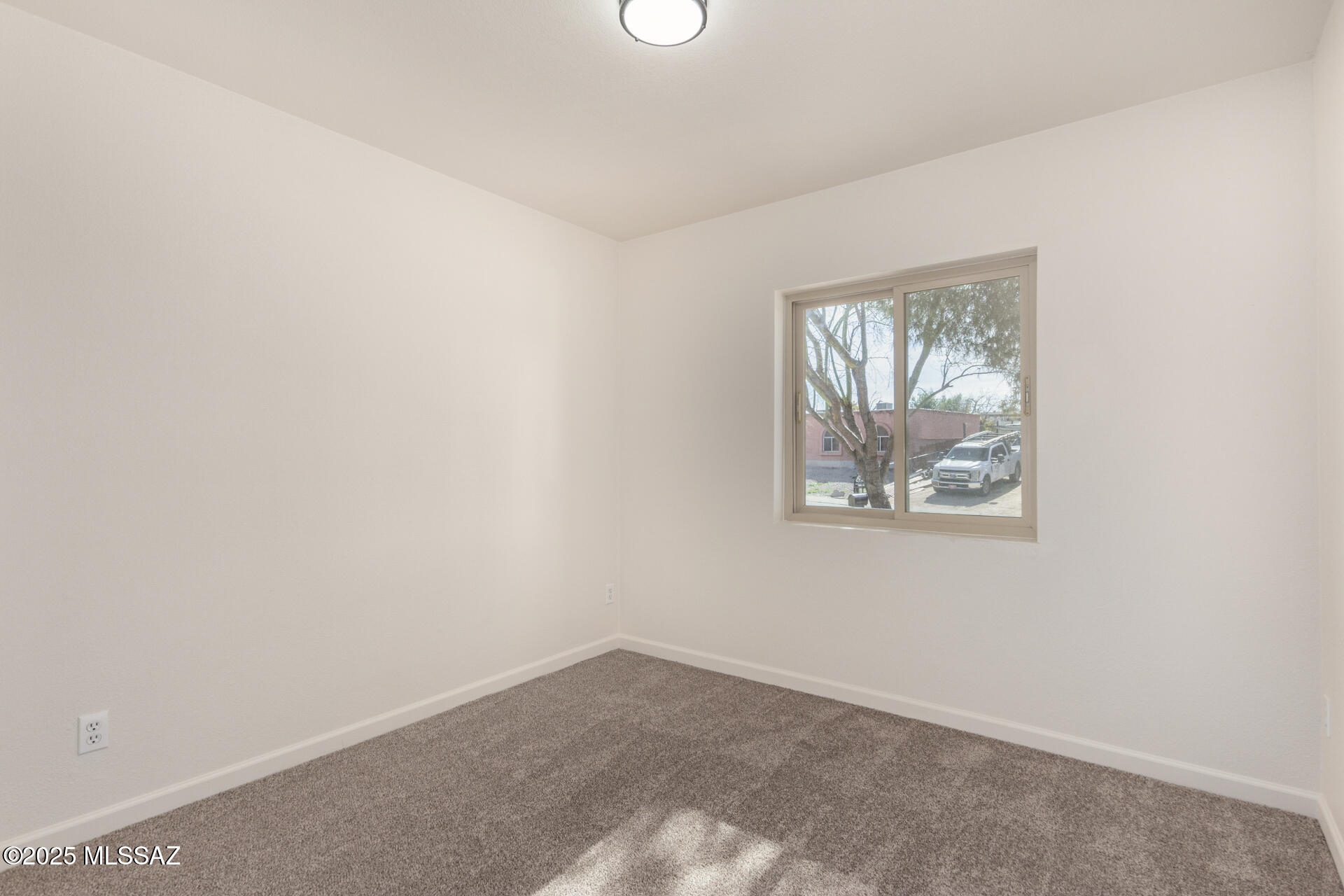 2950 W Calle Pajarito