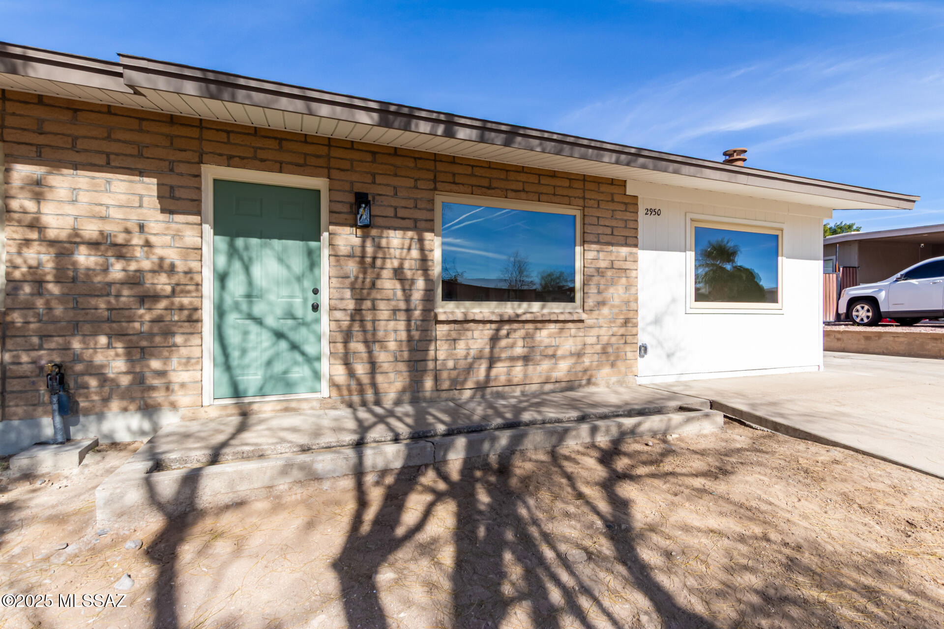 2950 W Calle Pajarito