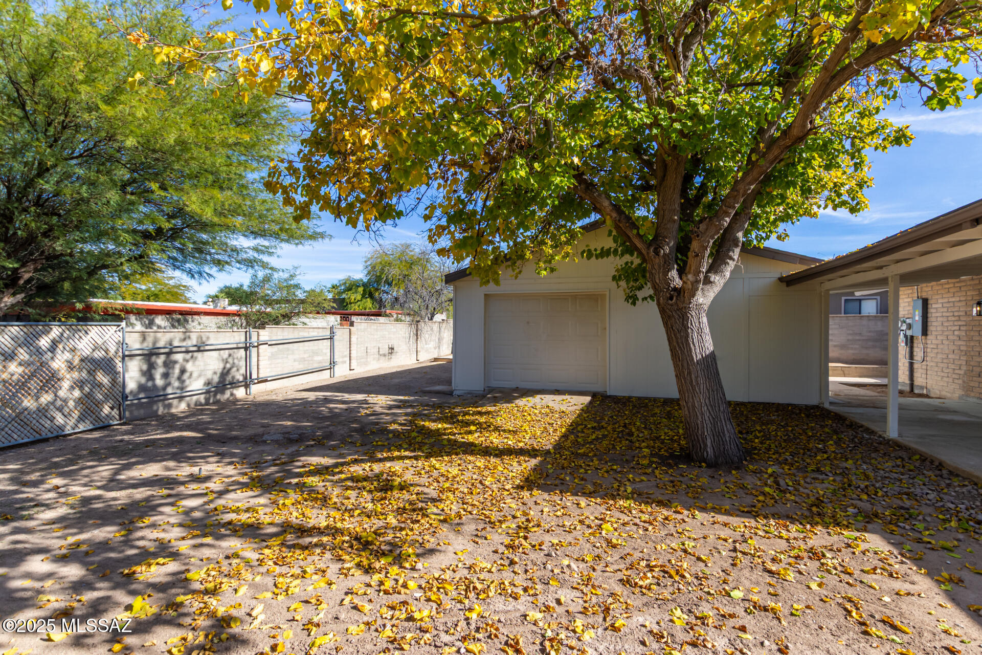 2950 W Calle Pajarito