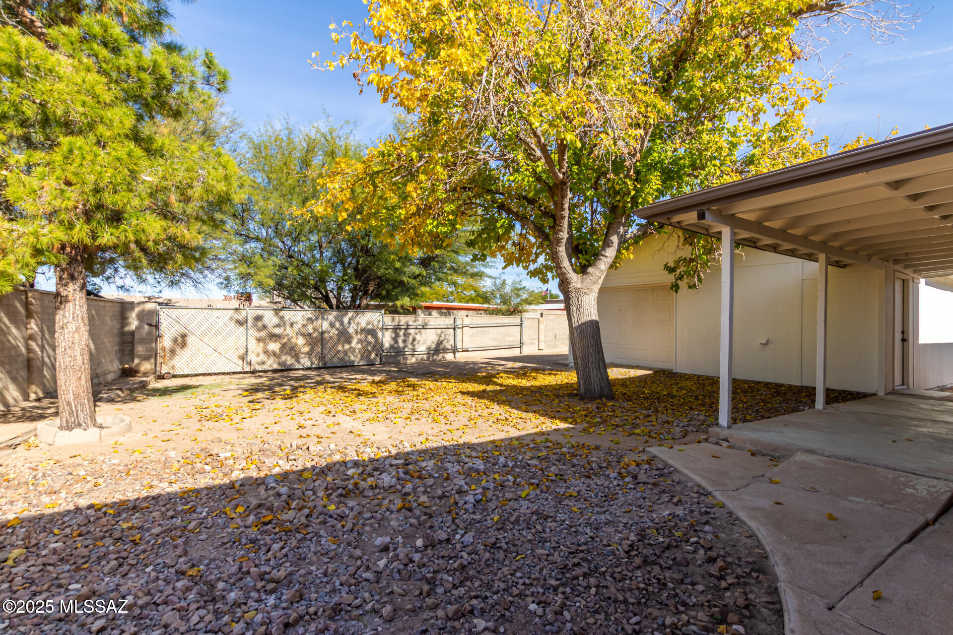 2950 W Calle Pajarito