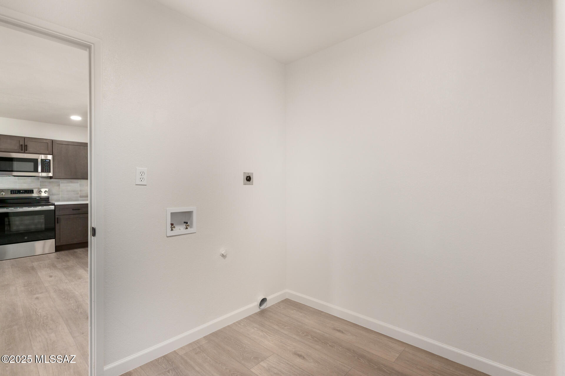 2950 W Calle Pajarito