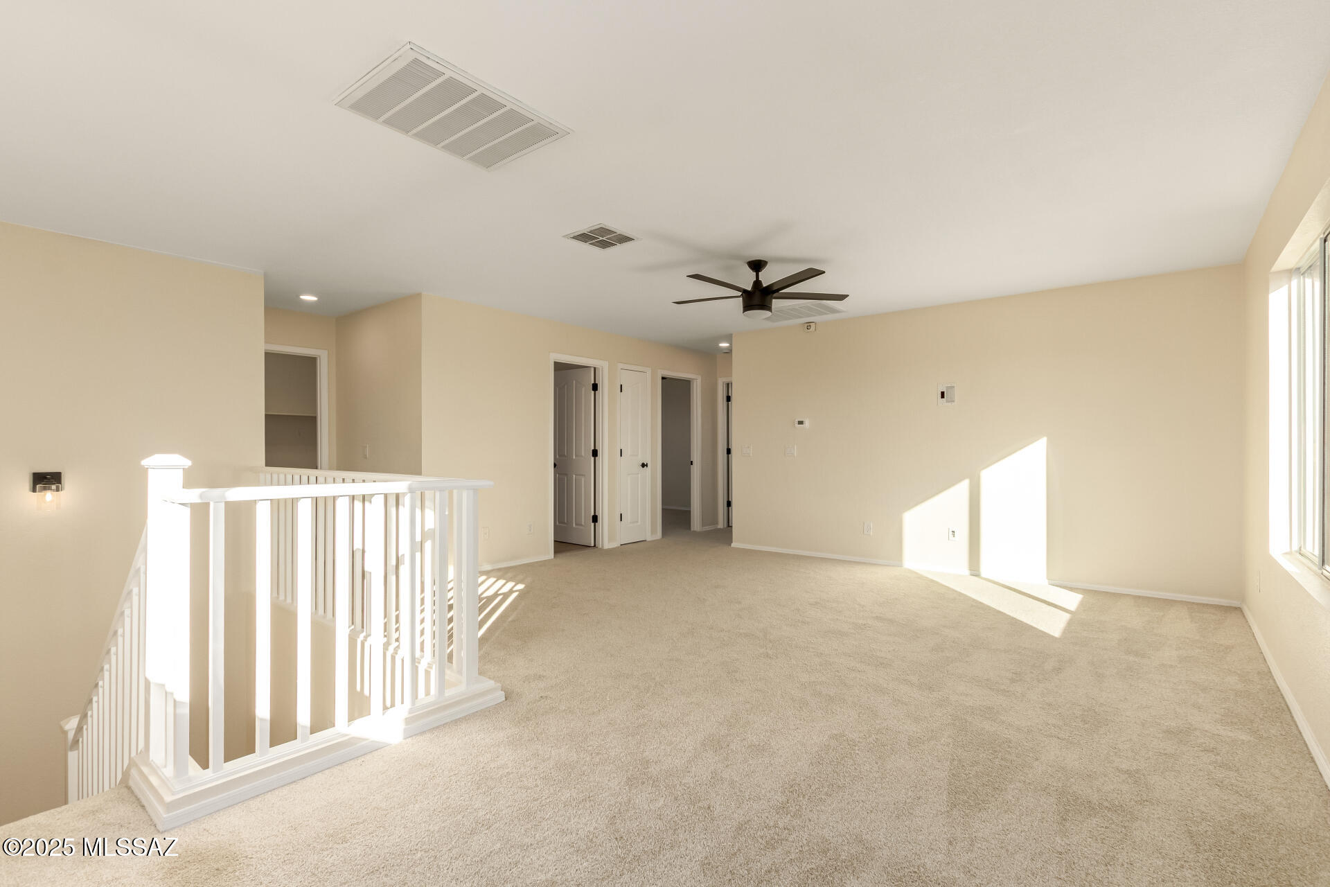 1348 W Calle Libro Del Retrato