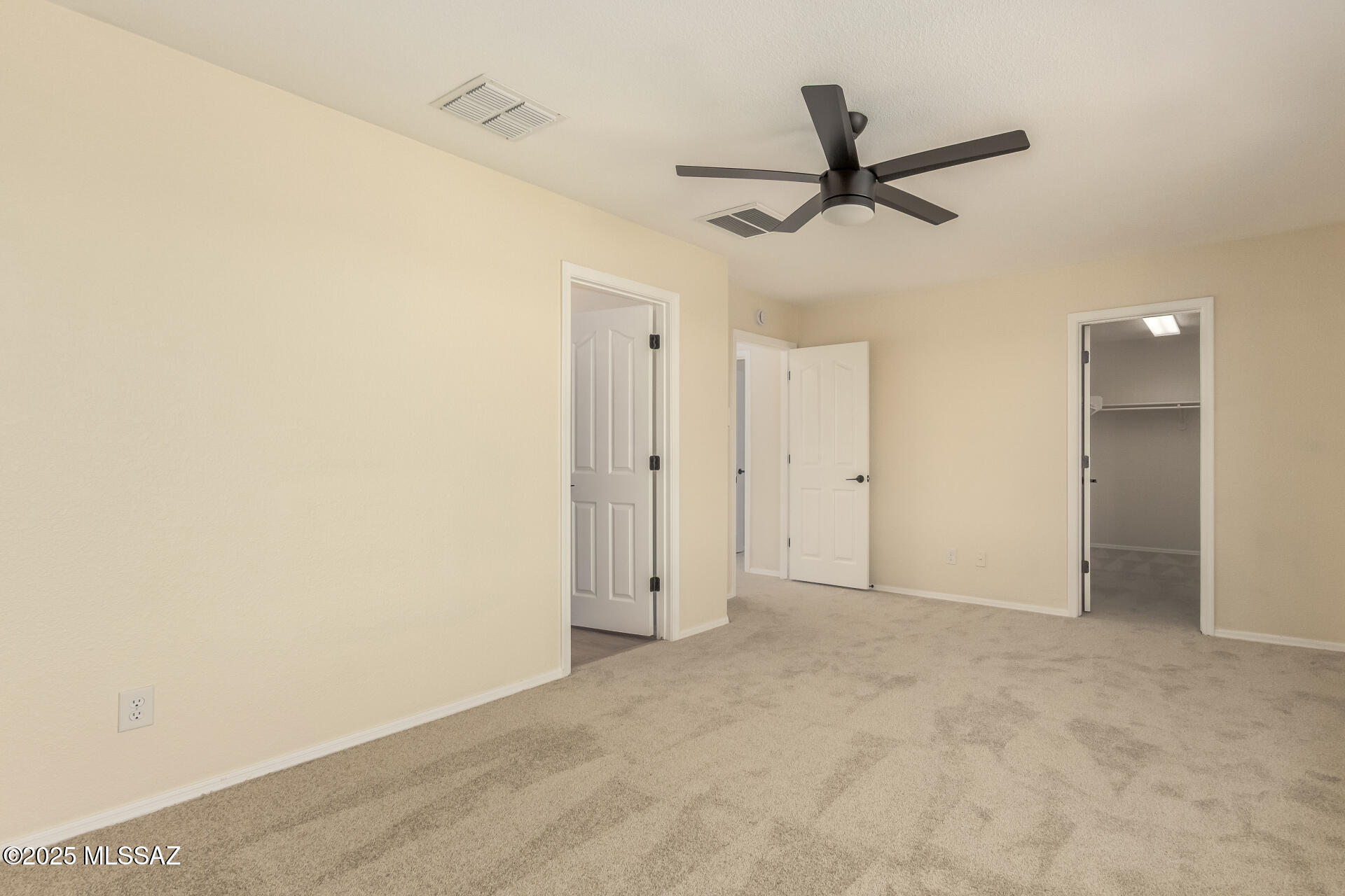 1348 W Calle Libro Del Retrato