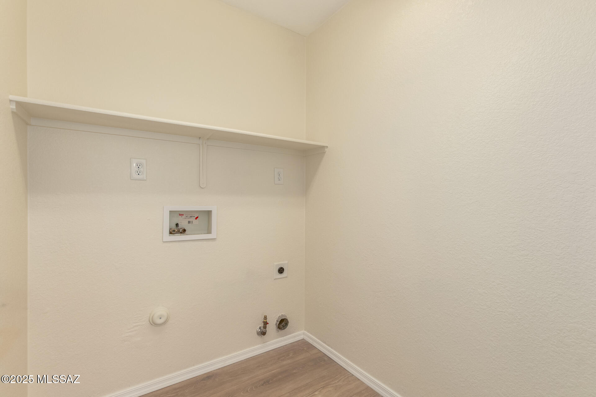 1348 W Calle Libro Del Retrato