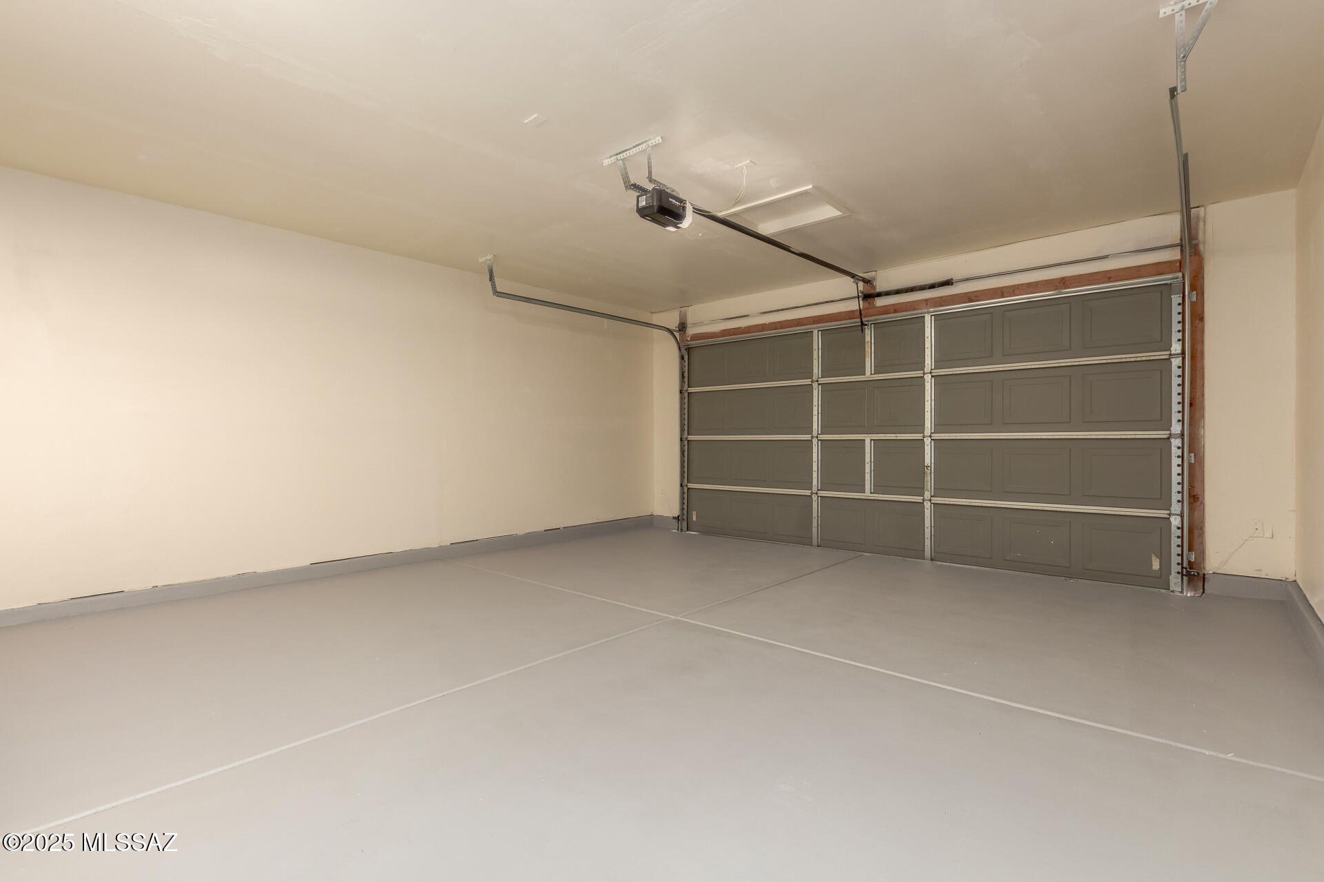 1348 W Calle Libro Del Retrato